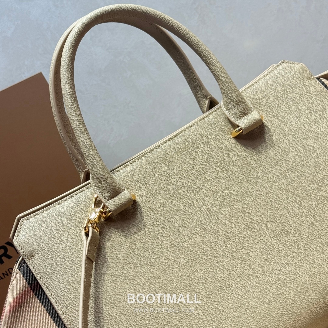 Burberry Classic Check Canvas 473170 Cotton Calfskin Trim Beige Top Handle Bag 버버리 클래식 체크 캔버스 473170 코튼 카프스킨 트리밍 베이지 탑핸들백 32.5cm 3
