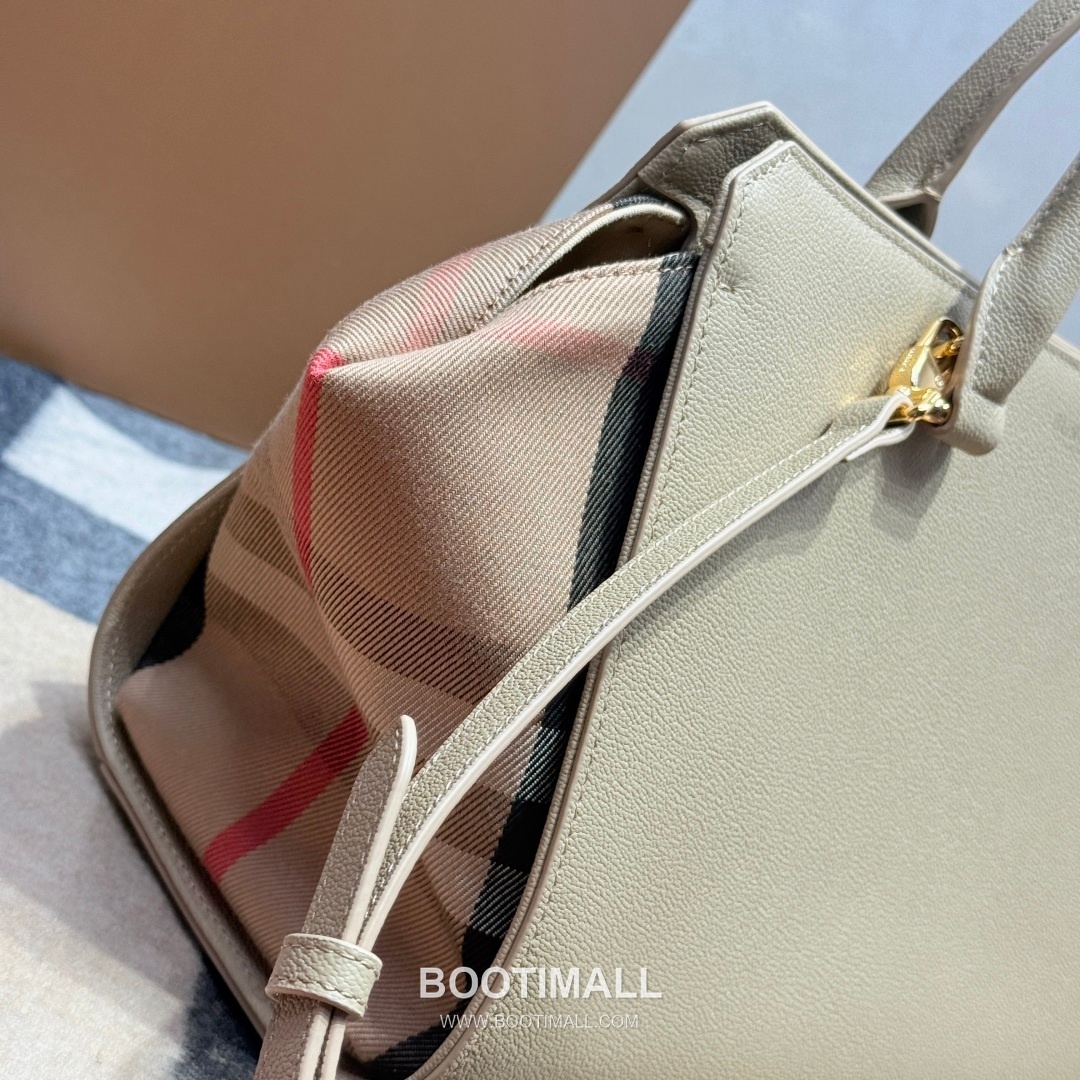 Burberry Classic Check Canvas 473170 Cotton Calfskin Trim Beige Top Handle Bag 버버리 클래식 체크 캔버스 473170 코튼 카프스킨 트리밍 베이지 탑핸들백 32.5cm 4