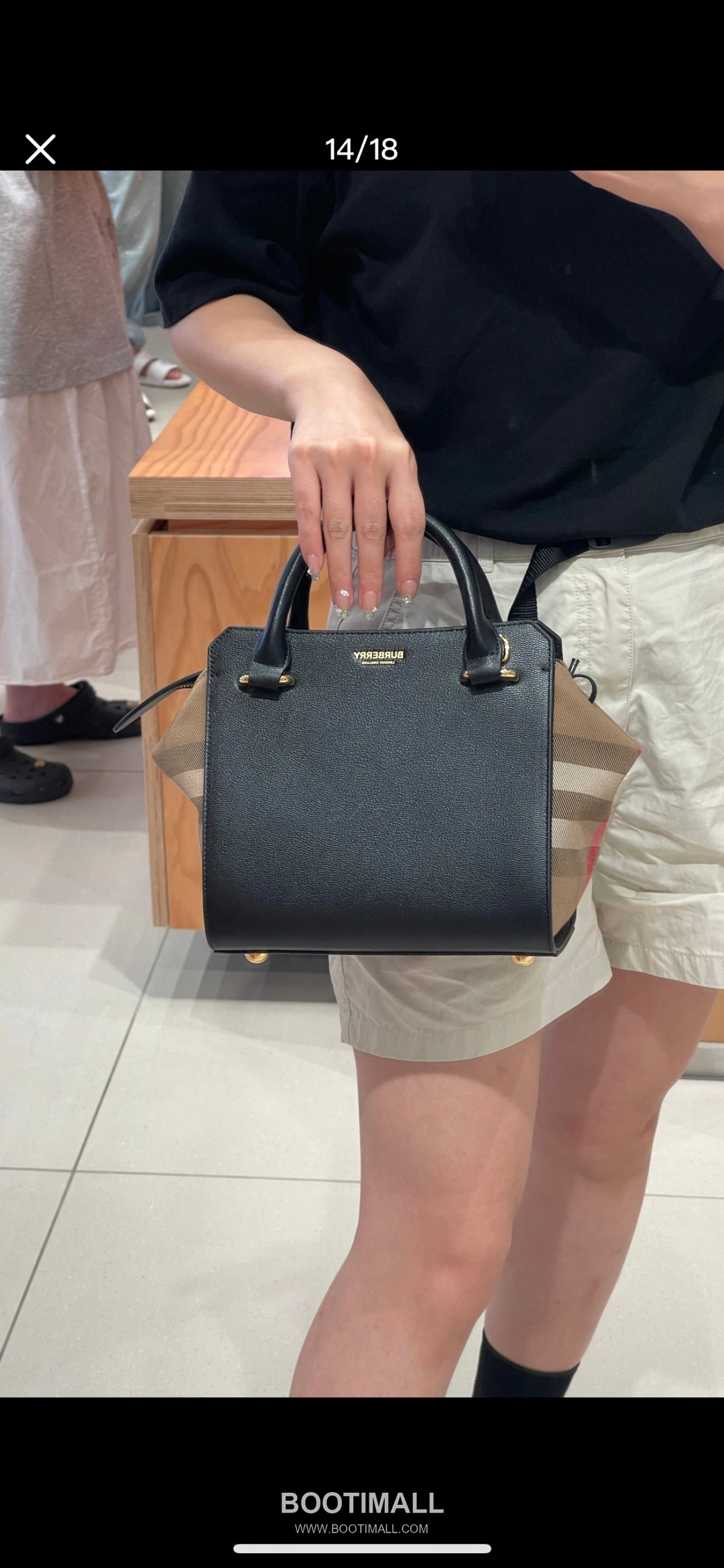 Burberry Classic Check Canvas 488163 Cotton Calfskin Trim Beige Top Handle Bag 버버리 클래식 체크 488163 코튼 캔버스 카프스킨 트리밍 베이지 탑핸들백 21cm 1