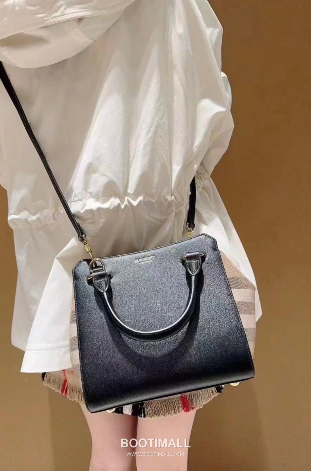 Burberry Classic Check Canvas 488163 Cotton Calfskin Trim Beige Top Handle Bag 버버리 클래식 체크 488163 코튼 캔버스 카프스킨 트리밍 베이지 탑핸들백 21cm 4