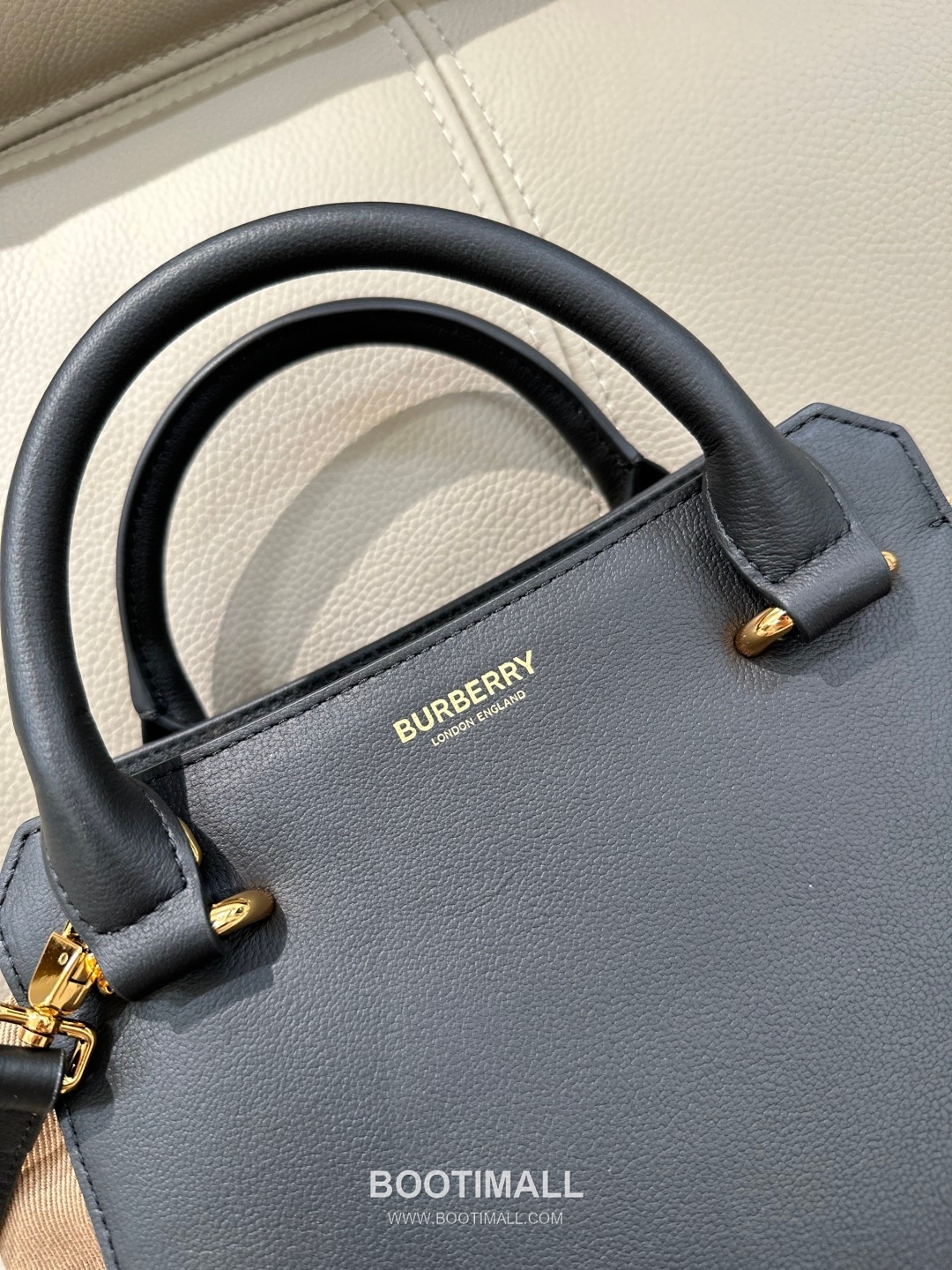 Burberry Classic Check Canvas 488163 Cotton Calfskin Trim Beige Top Handle Bag 버버리 클래식 체크 488163 코튼 캔버스 카프스킨 트리밍 베이지 탑핸들백 21cm 13