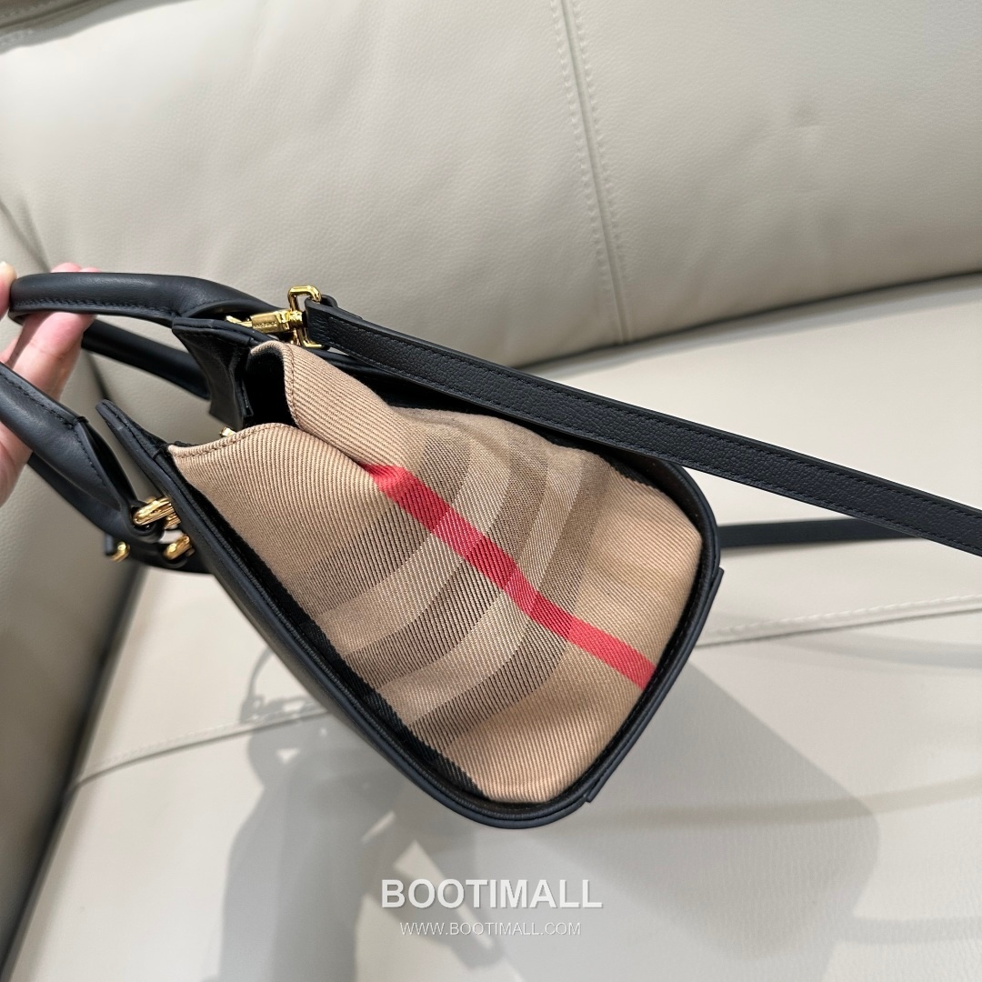 Burberry Classic Check Canvas 488163 Cotton Calfskin Trim Beige Top Handle Bag 버버리 클래식 체크 488163 코튼 캔버스 카프스킨 트리밍 베이지 탑핸들백 21cm 18