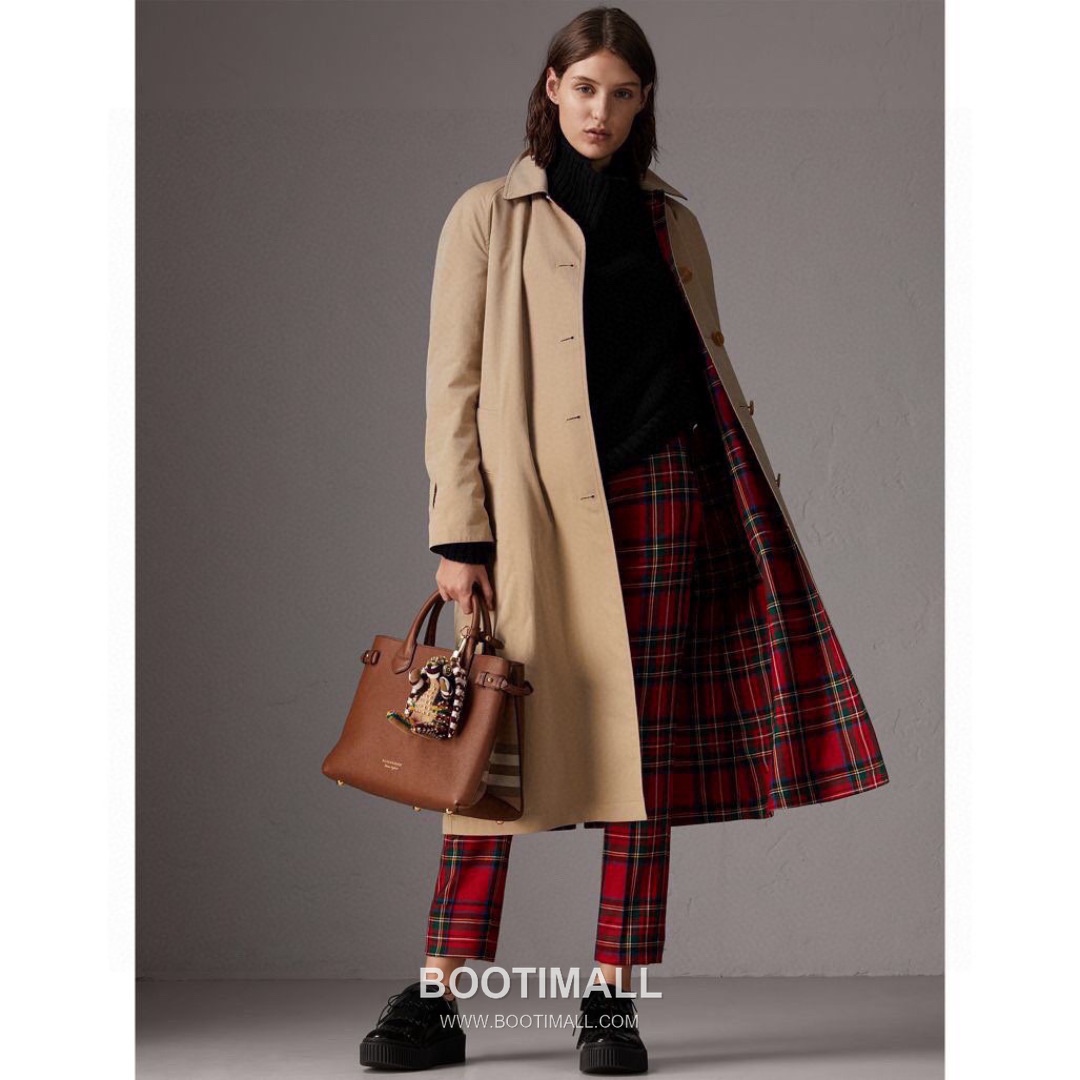 Burberry The Banner House Check Cotton Canvas, Grained Calfskin Tote Bag 버버리 더 배너 하우스 체크 코튼 캔버스, 그레인드 카프스킨 토트백 34cm 1