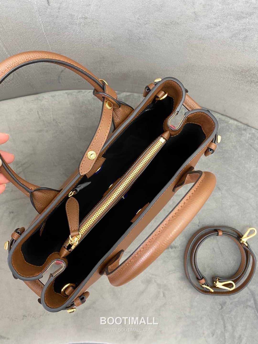 Burberry The Banner House Check Cotton Canvas, Grained Calfskin Tote Bag 버버리 더 배너 하우스 체크 코튼 캔버스, 그레인드 카프스킨 토트백 34cm 12