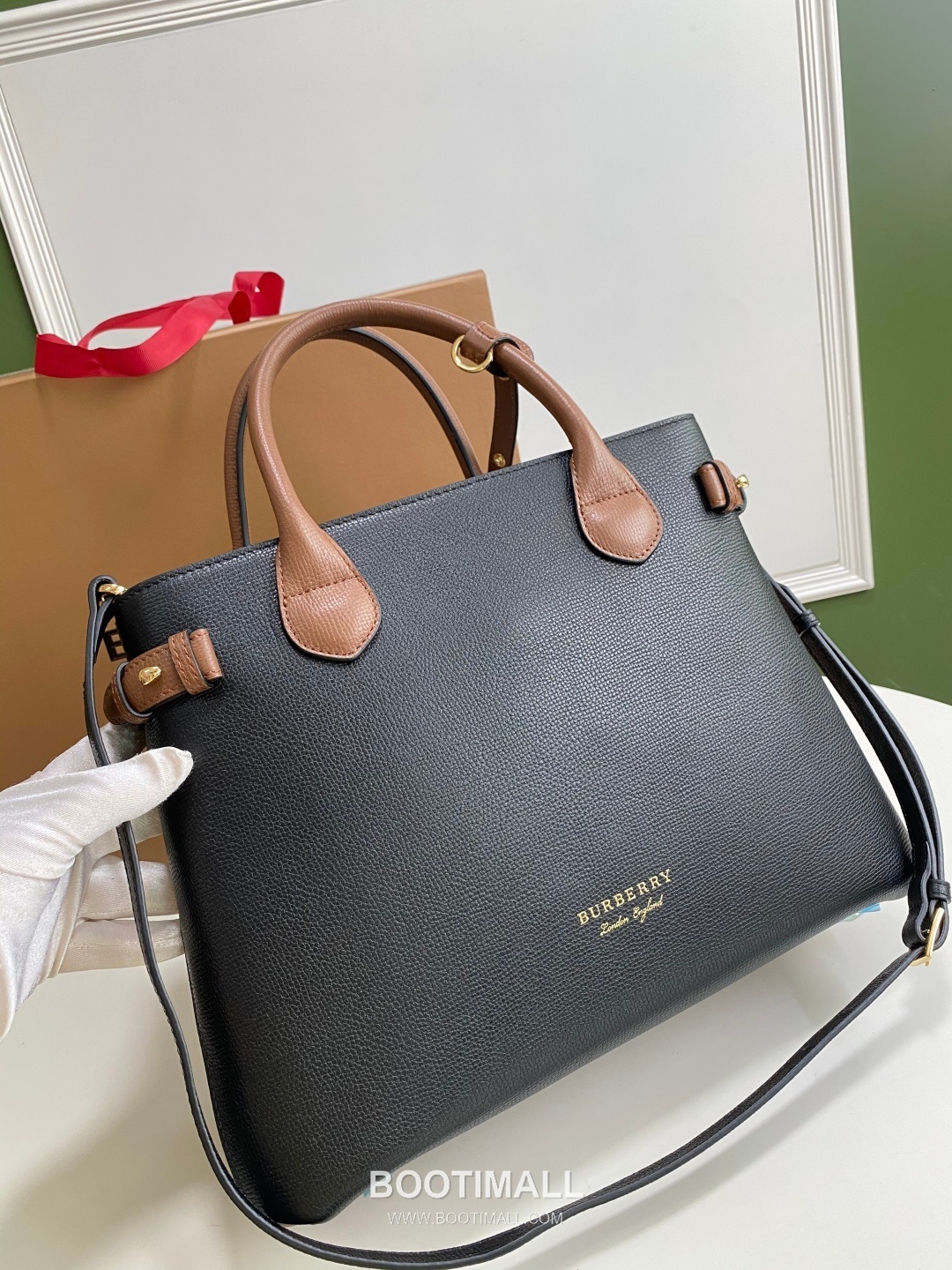 Burberry The Banner House Check Cotton Canvas, Grained Calfskin Tote Bag 버버리 더 배너 하우스 체크 코튼 캔버스, 그레인드 카프스킨 토트백 34cm 7