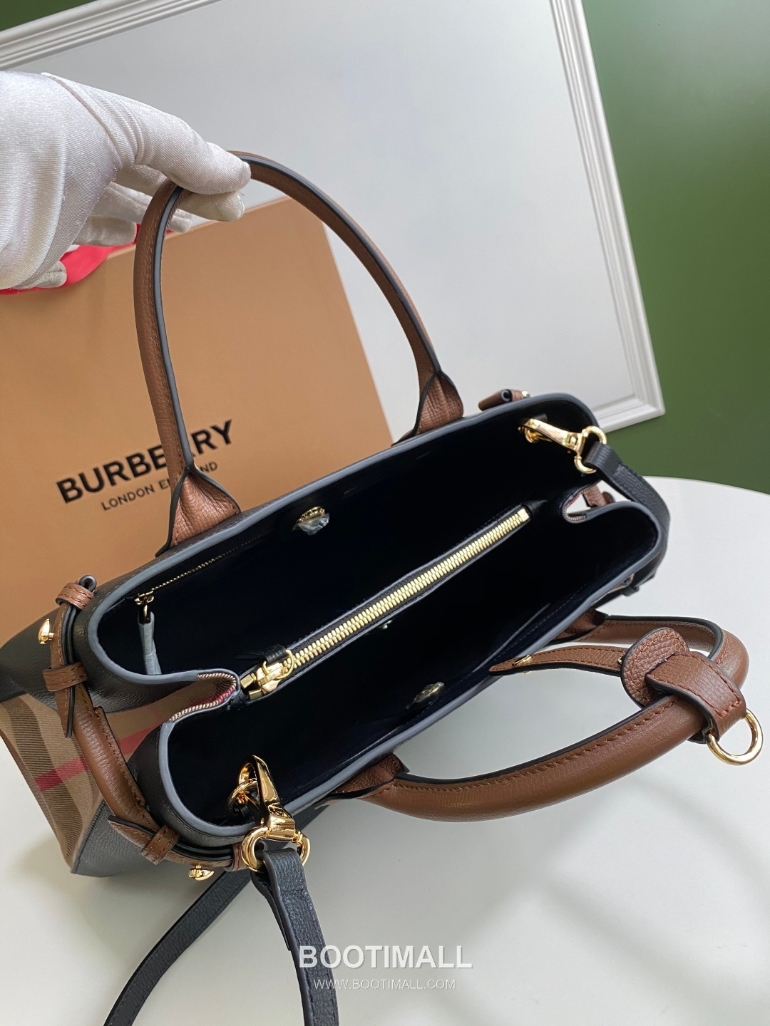 Burberry The Banner House Check Cotton Canvas, Grained Calfskin Tote Bag 버버리 더 배너 하우스 체크 코튼 캔버스, 그레인드 카프스킨 토트백 34cm 10
