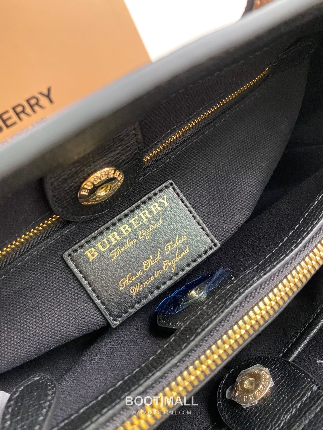 Burberry The Banner House Check Cotton Canvas, Grained Calfskin Tote Bag 버버리 더 배너 하우스 체크 코튼 캔버스, 그레인드 카프스킨 토트백 34cm 11