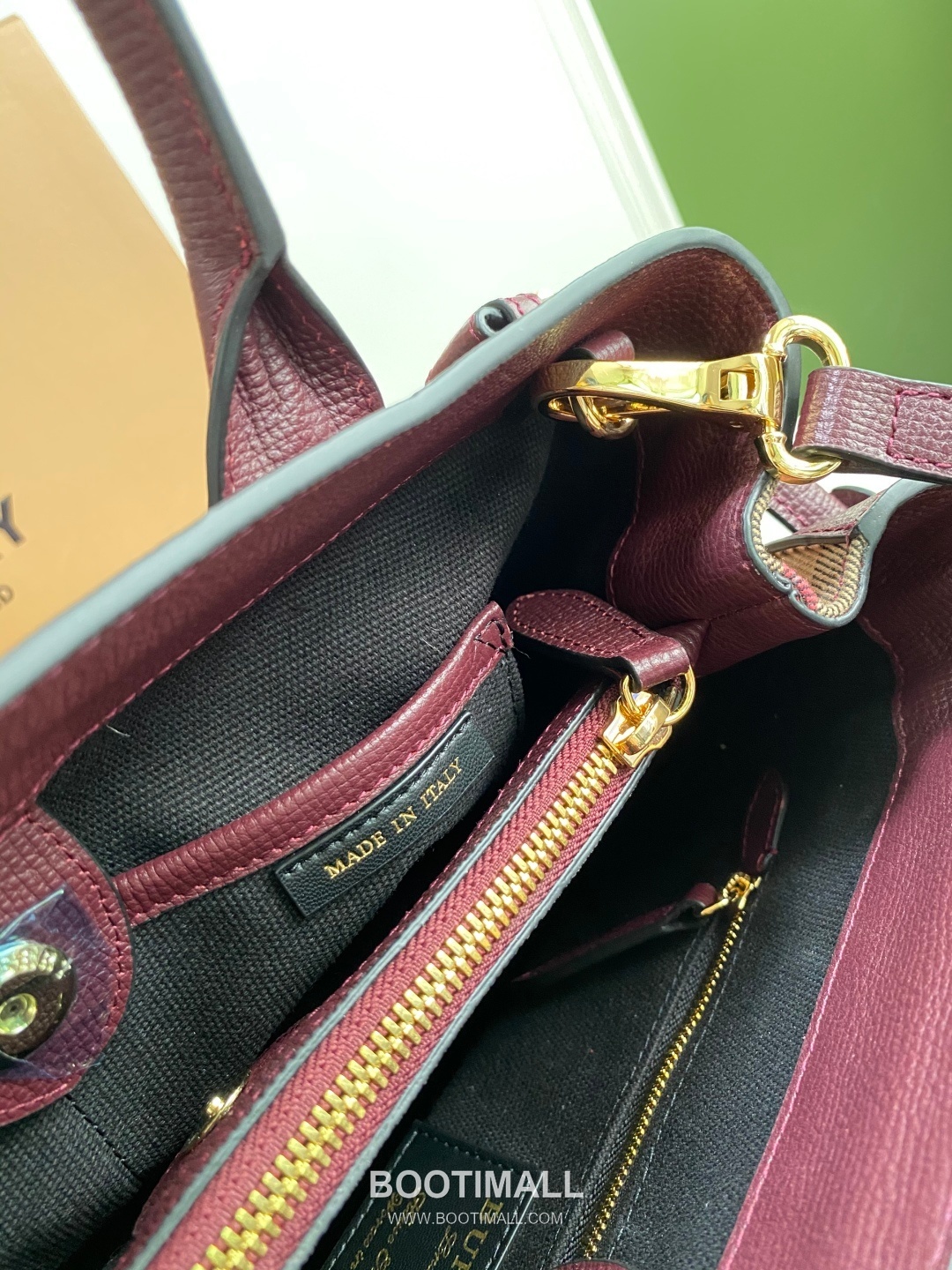 Burberry The Banner House Check Cotton Canvas, Grained Calfskin Tote Bag 버버리 더 배너 하우스 체크 코튼 캔버스, 그레인드 카프스킨 토트백 34cm 13