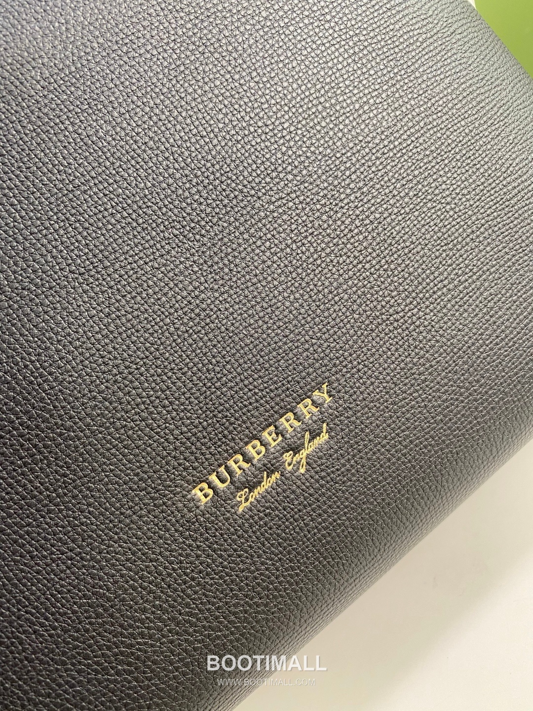 Burberry The Banner House Check Cotton Canvas, Grained Calfskin Tote Bag 버버리 더 배너 하우스 체크 코튼 캔버스, 그레인드 카프스킨 토트백 34cm 12