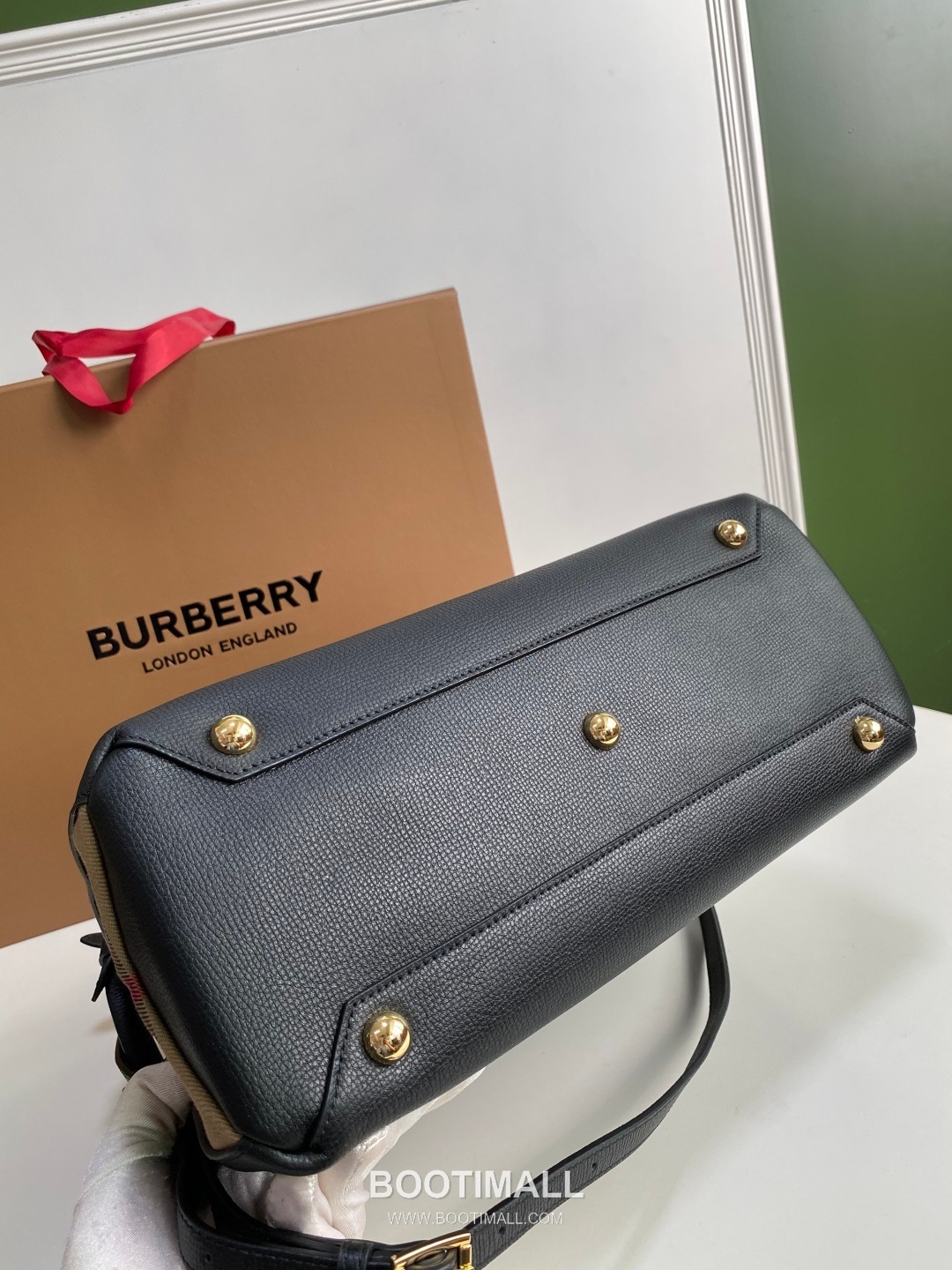 Burberry The Banner House Check Cotton Canvas, Grained Calfskin Tote Bag 버버리 더 배너 하우스 체크 코튼 캔버스, 그레인드 카프스킨 토트백 34cm 17