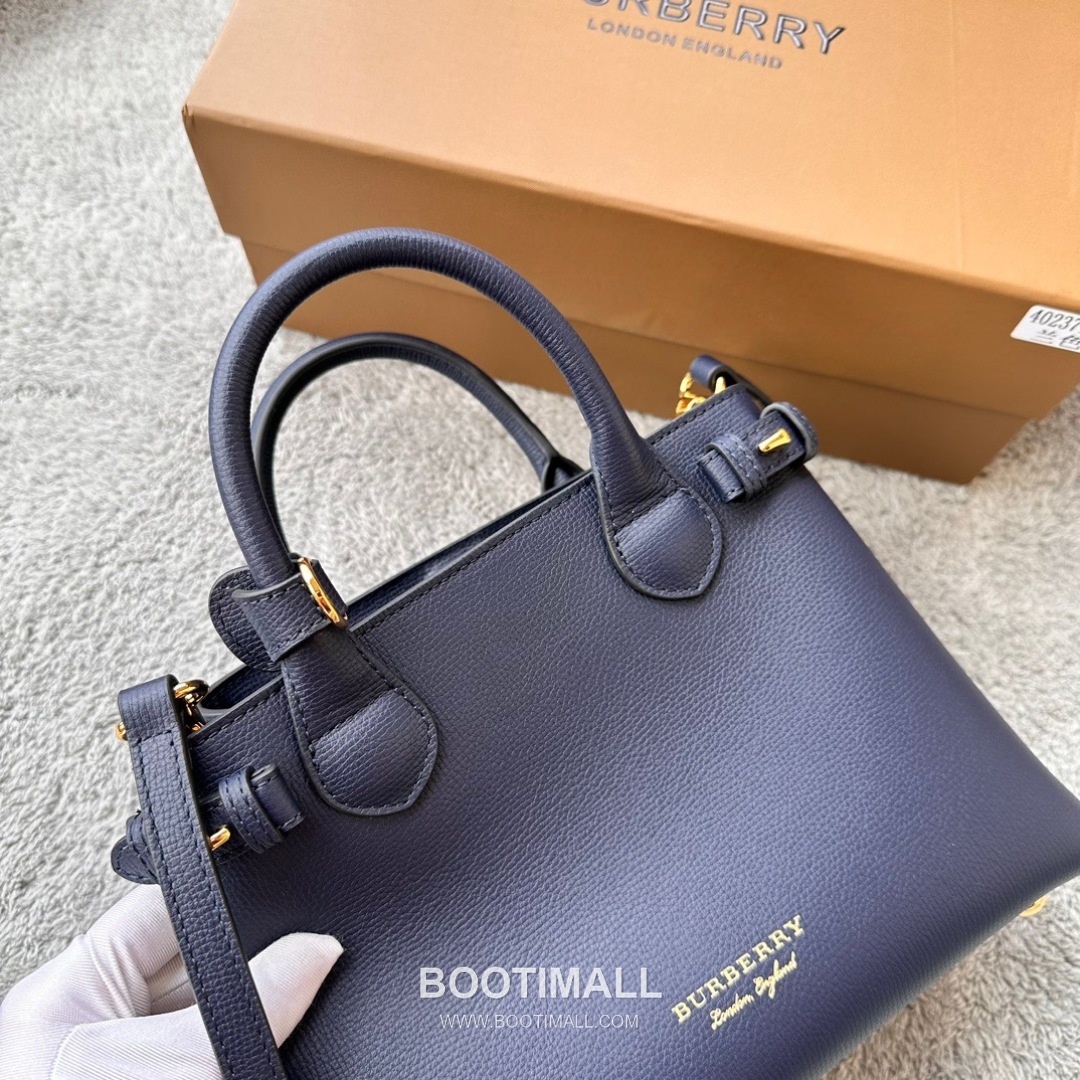 Burberry Banner House Check Grained Leather Navy Tote Bag 버버리 배너 하우스 체크 그레인드 레더 네이비 토트백 26cm 12