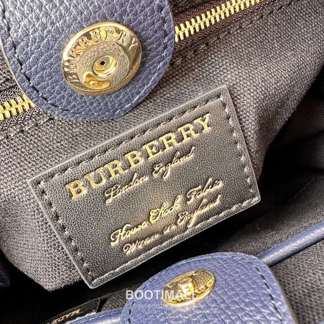 Burberry Banner House Check Grained Leather Navy Tote Bag 버버리 배너 하우스 체크 그레인드 레더 네이비 토트백 26cm 15