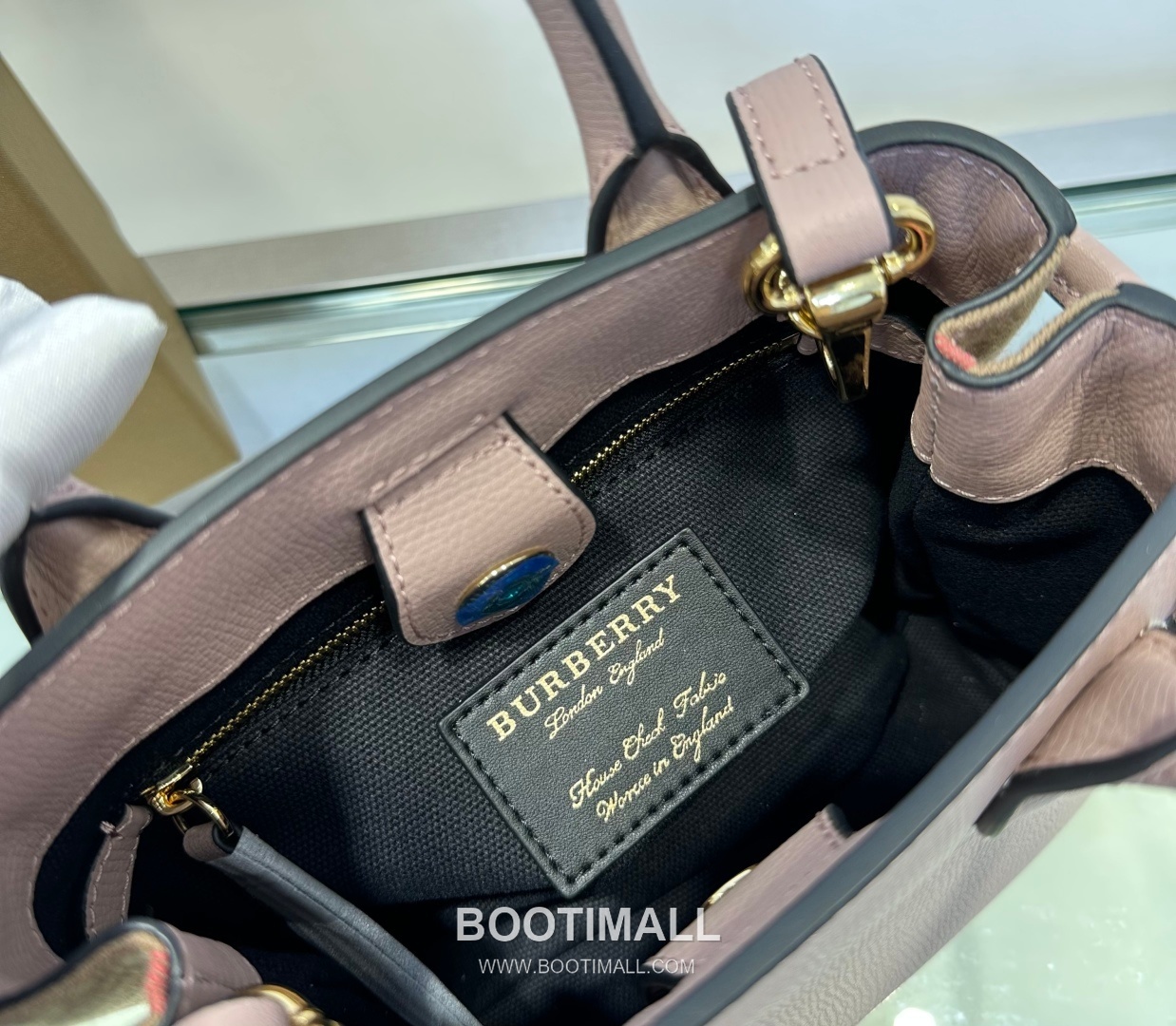 Burberry The Banner House Check Cotton Canvas Beige Top Handle Bag 버버리 더 배너 하우스 체크 코튼 캔버스 베이지 탑핸들백 22cm 17