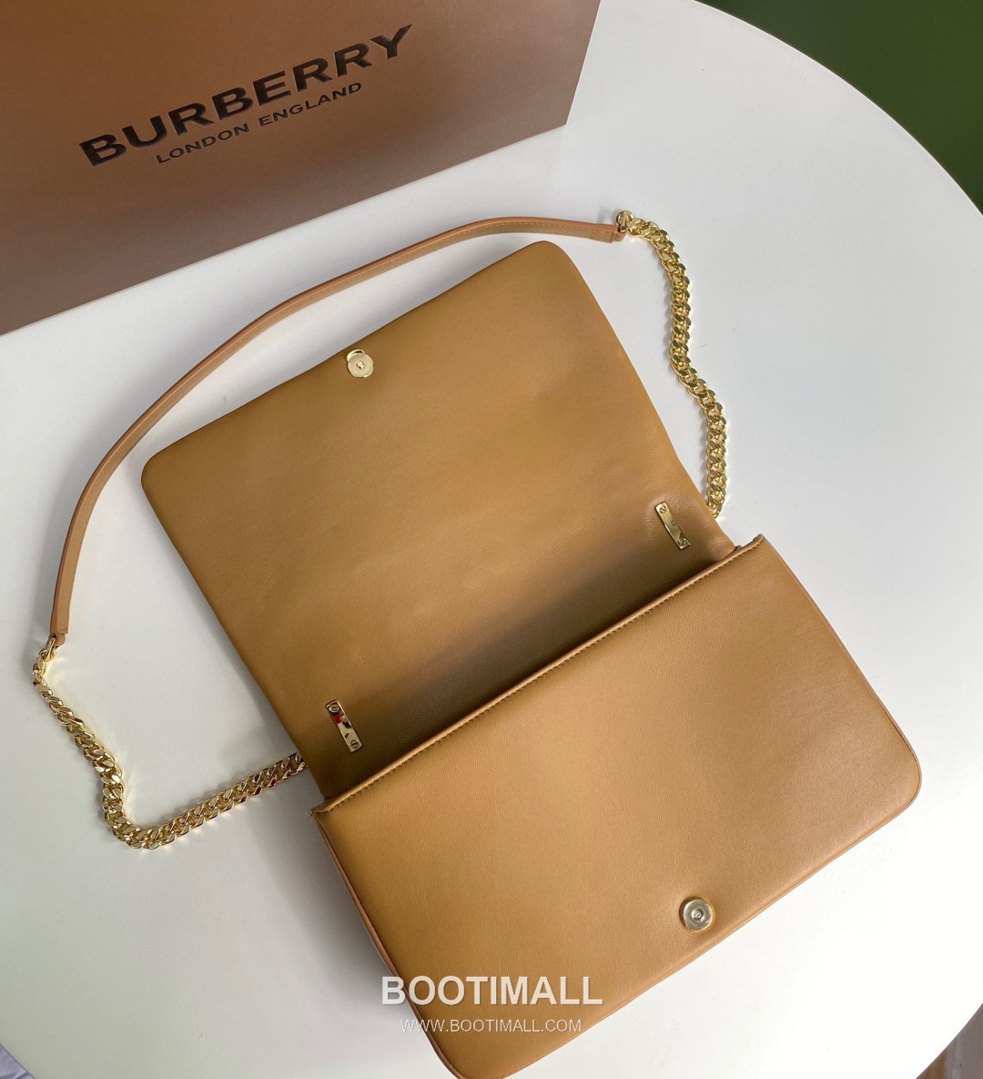 Burberry Lola Quilted Italian-Tanned Lambskin Chain Shoulder Bag 버버리 롤라 퀼팅 이탈리아 태닝 램스킨 체인 숄더백 28cm 13