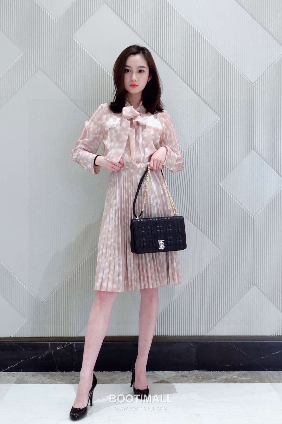 Burberry Lola Quilted Italian-Tanned Lambskin Chain Shoulder Bag 버버리 롤라 퀼팅 이탈리아 태닝 램스킨 체인 숄더백 28cm 8