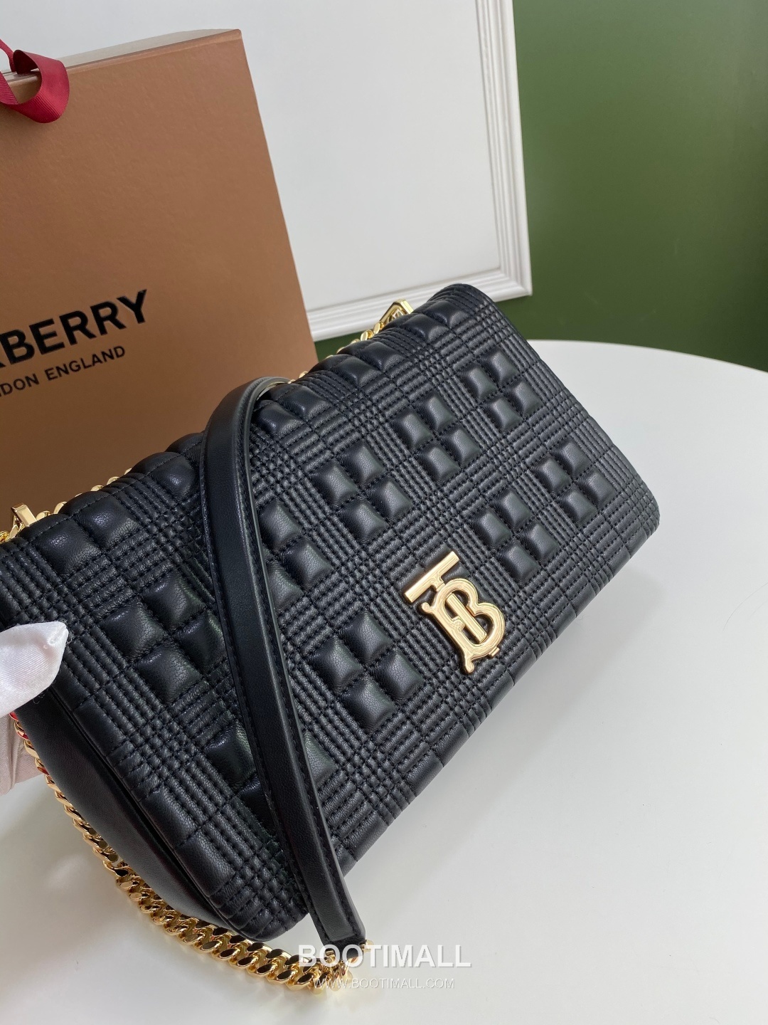 Burberry Lola Quilted Italian-Tanned Lambskin Chain Shoulder Bag 버버리 롤라 퀼팅 이탈리아 태닝 램스킨 체인 숄더백 28cm 16