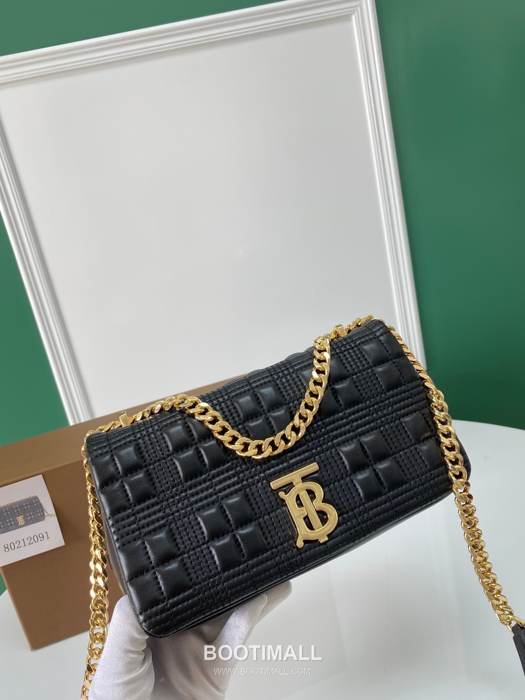 Burberry Lola Quilted Italian Tanned Lambskin Chain Shoulder Bag 버버리 롤라 퀼팅 209163 이탈리아 태닝 램스킨 체인 숄더백 23cm 12