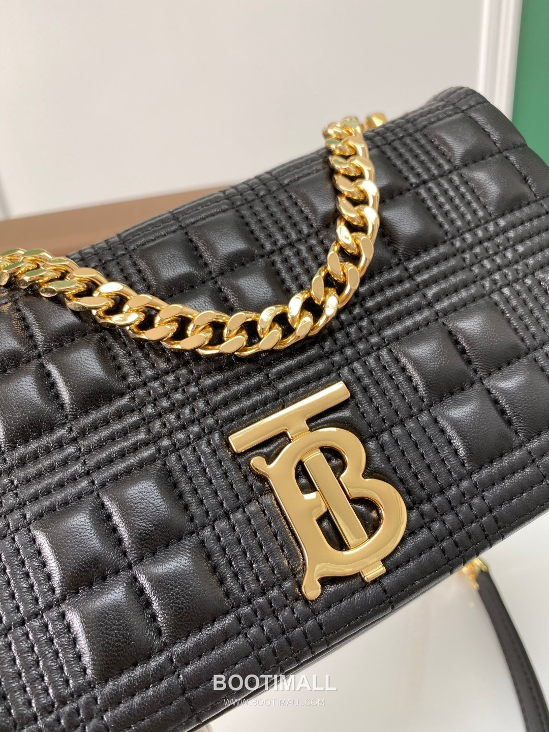 Burberry Lola Quilted Italian Tanned Lambskin Chain Shoulder Bag 버버리 롤라 퀼팅 209163 이탈리아 태닝 램스킨 체인 숄더백 23cm 13
