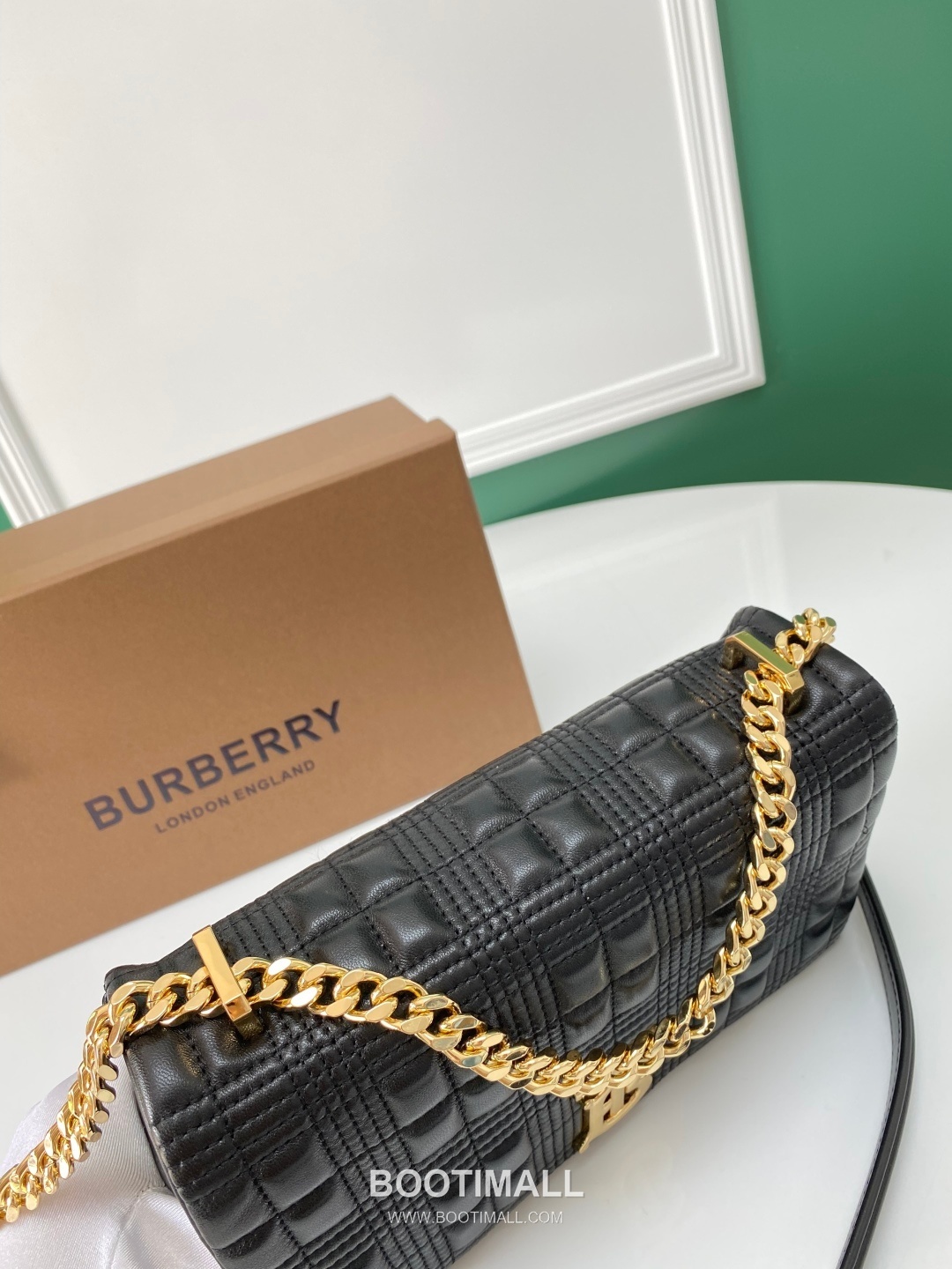 Burberry Lola Quilted Italian Tanned Lambskin Chain Shoulder Bag 버버리 롤라 퀼팅 209163 이탈리아 태닝 램스킨 체인 숄더백 23cm 14