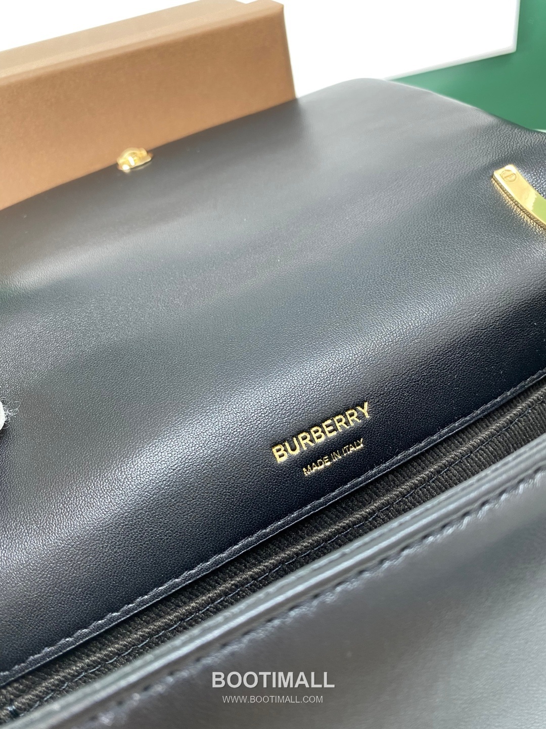 Burberry Lola Quilted Italian Tanned Lambskin Chain Shoulder Bag 버버리 롤라 퀼팅 209163 이탈리아 태닝 램스킨 체인 숄더백 23cm 15