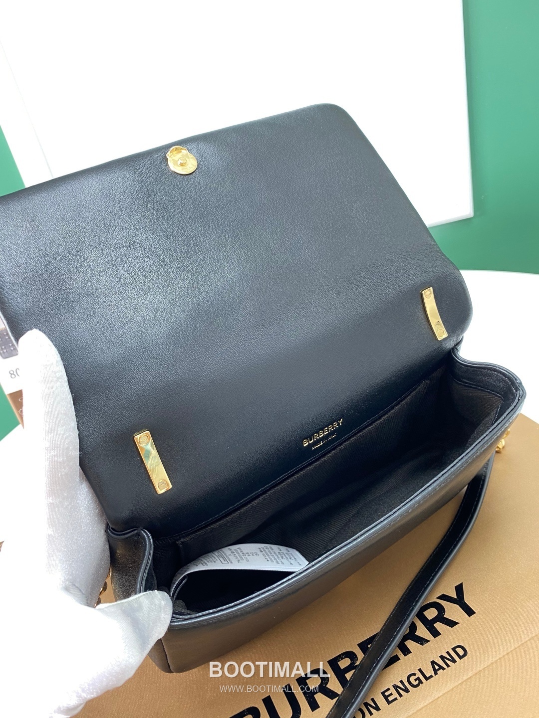 Burberry Lola Quilted Italian Tanned Lambskin Chain Shoulder Bag 버버리 롤라 퀼팅 209163 이탈리아 태닝 램스킨 체인 숄더백 23cm 17