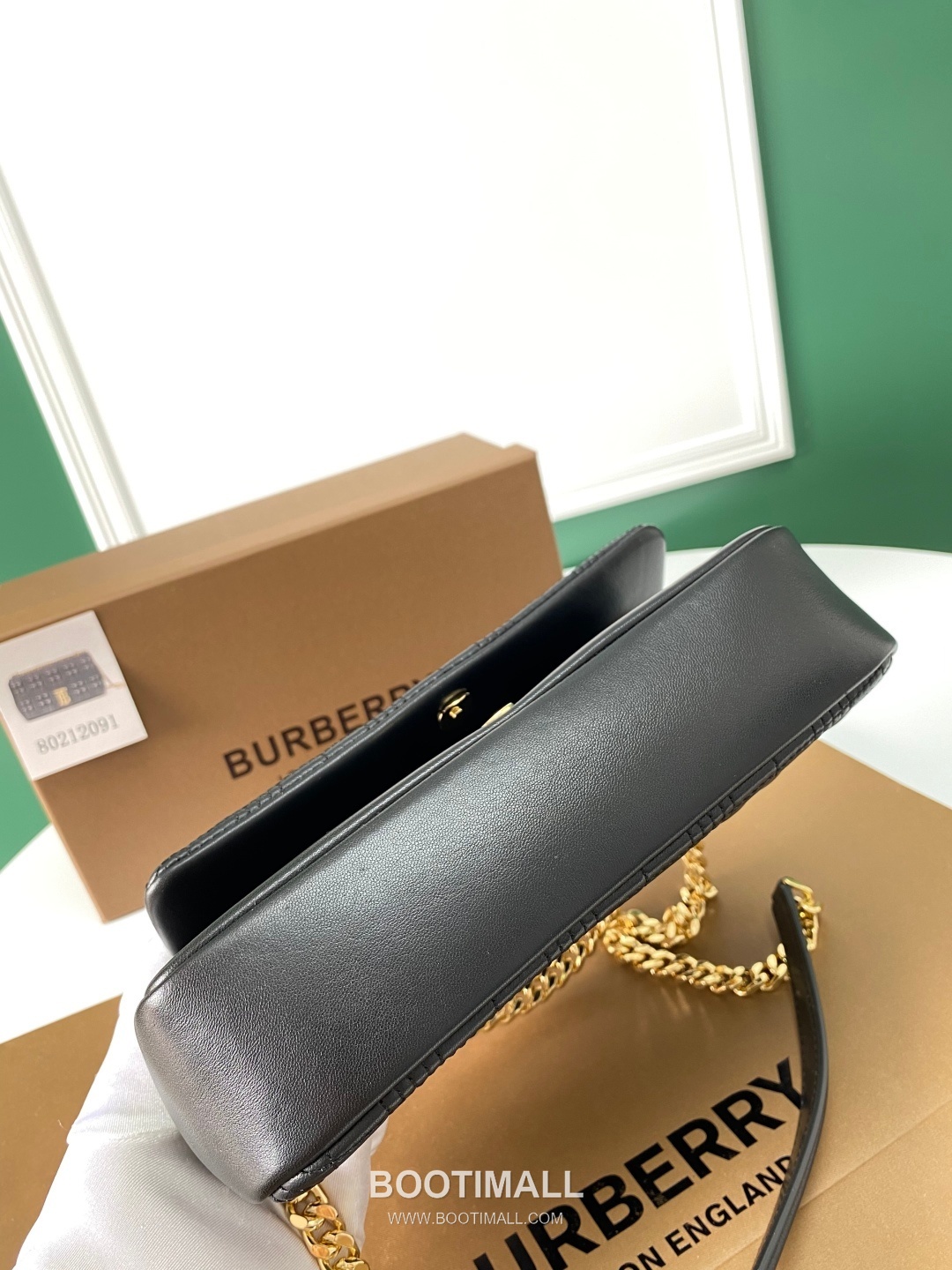 Burberry Lola Quilted Italian Tanned Lambskin Chain Shoulder Bag 버버리 롤라 퀼팅 209163 이탈리아 태닝 램스킨 체인 숄더백 23cm 18