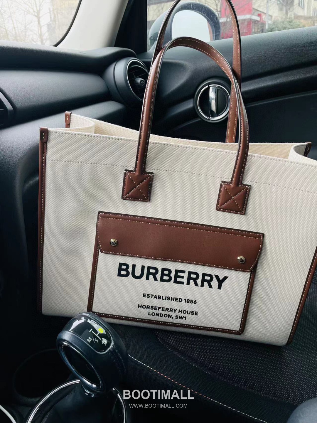 Burberry Large Capacity Tote Bag 버버리 라지 캐파시티 토트백 1