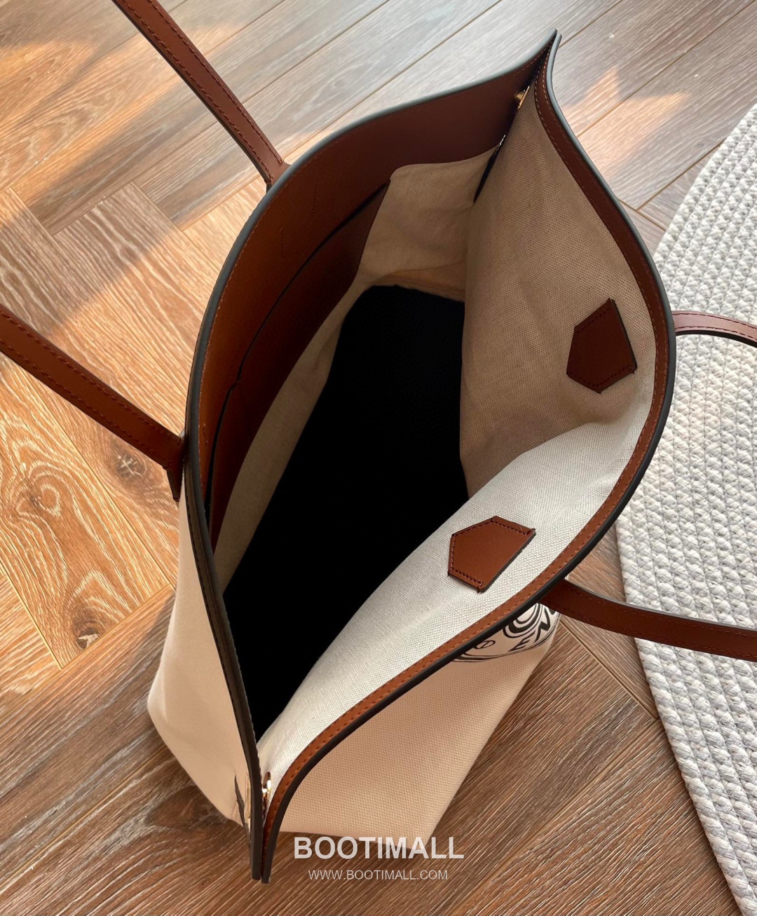 Burberry Society Logo Print Cotton Canvas Beige Tote Bag 버버리 소사이어티 로고 프린트 코튼 캔버스 베이지 토트백 38cm 17