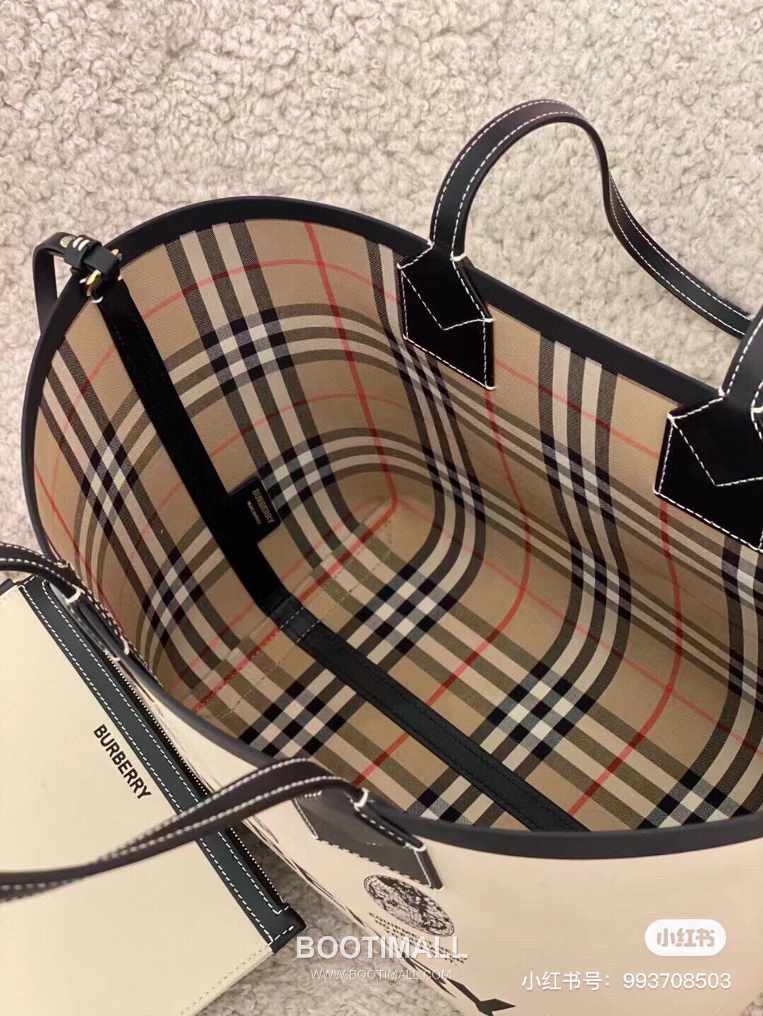 Burberry Reversible Print Check Coated Canvas Beige Tote Bag 버버리 리버서블 프린트 체크 코팅 캔버스 베이지 토트백 51cm 4