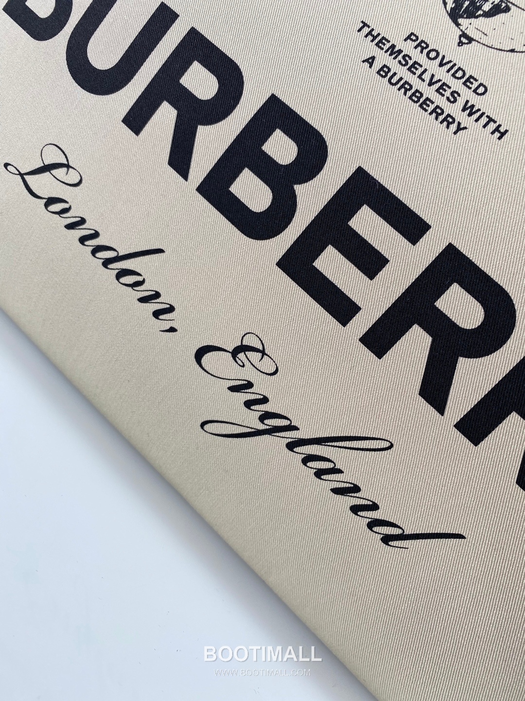 Burberry Reversible Print Check Coated Canvas Beige Tote Bag 버버리 리버서블 프린트 체크 코팅 캔버스 베이지 토트백 51cm 13