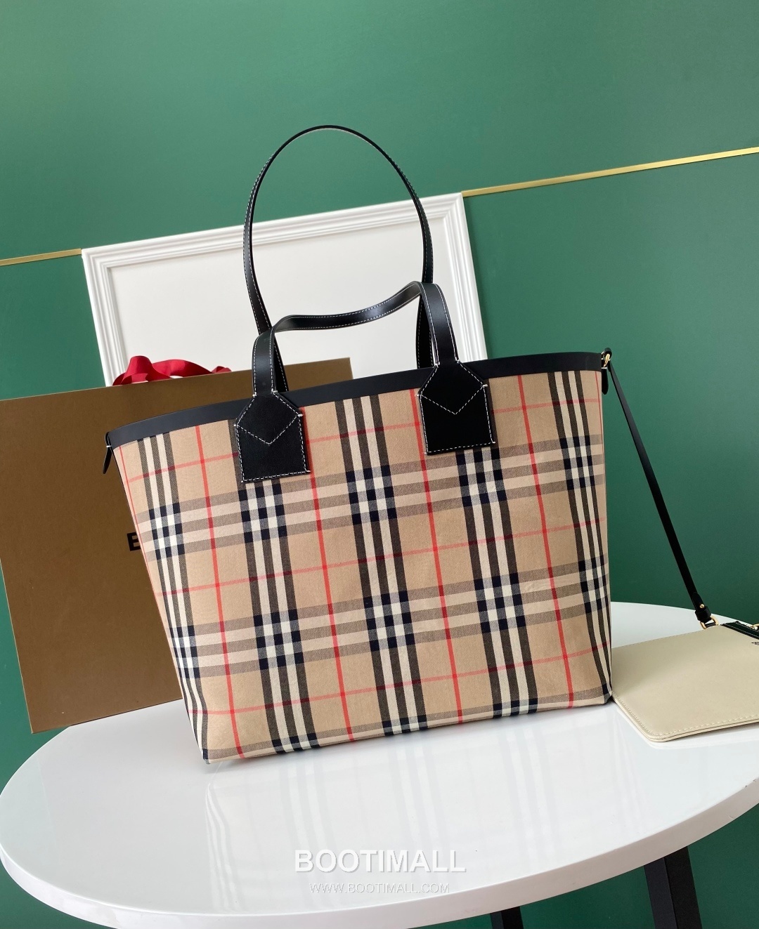 Burberry Reversible Print Check Coated Canvas Beige Tote Bag 버버리 리버서블 프린트 체크 코팅 캔버스 베이지 토트백 51cm 15