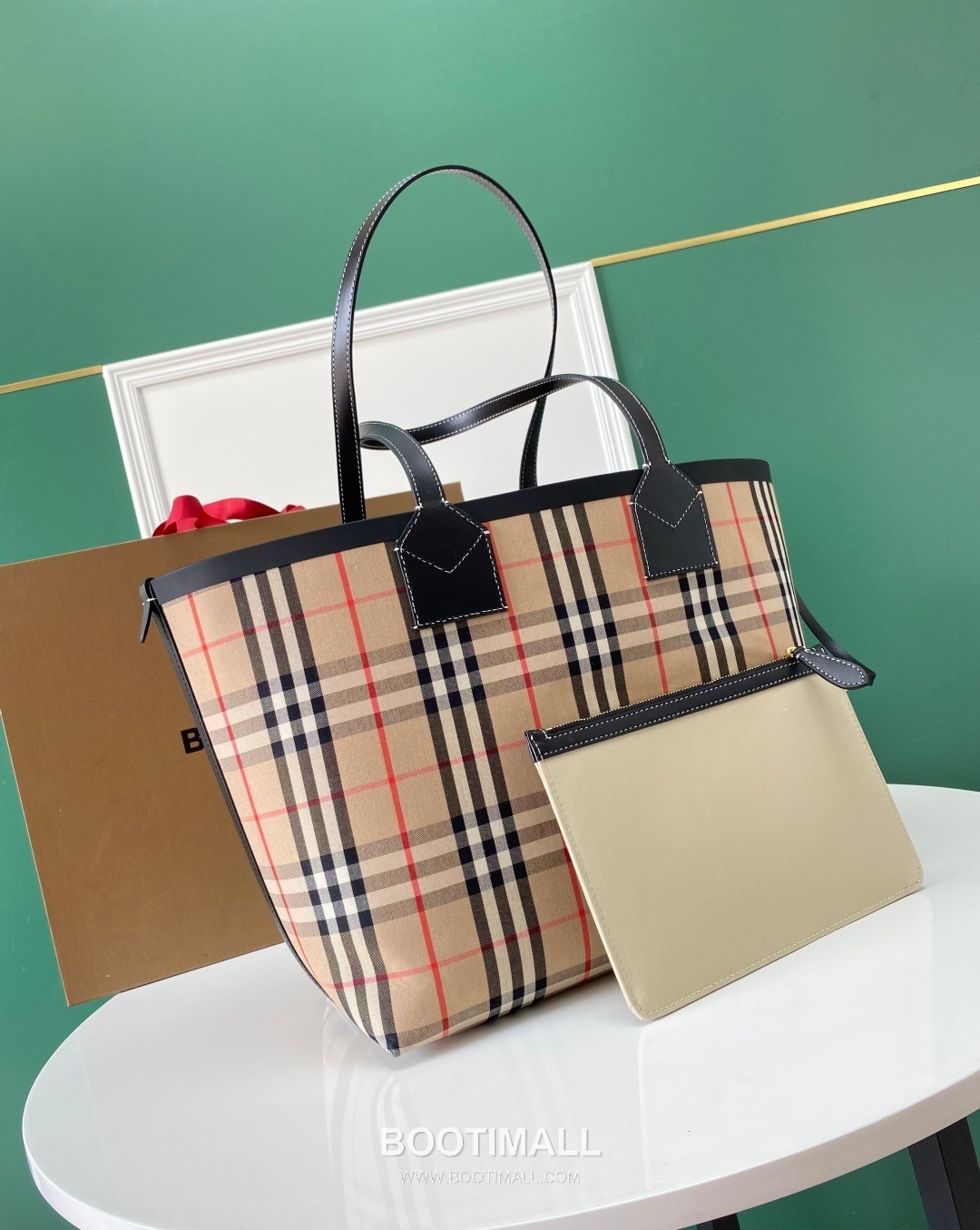 Burberry Reversible Print Check Coated Canvas Beige Tote Bag 버버리 리버서블 프린트 체크 코팅 캔버스 베이지 토트백 51cm 16