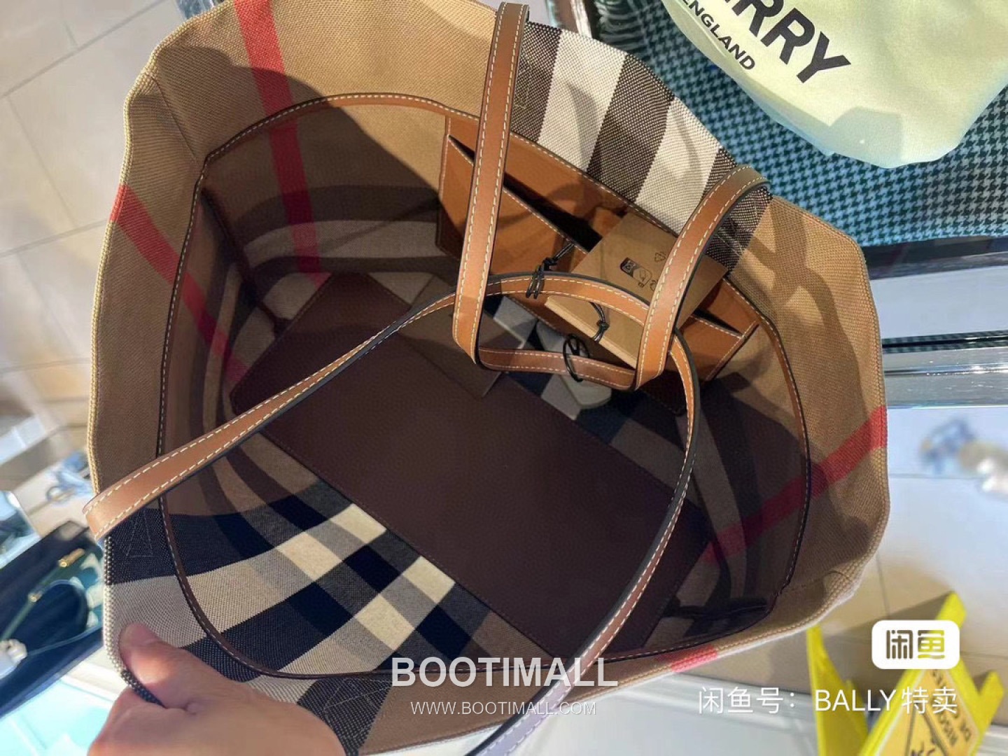 Burberry Classic Check Tote Bag 버버리 클래식 체크 토트백 35.5cm 2