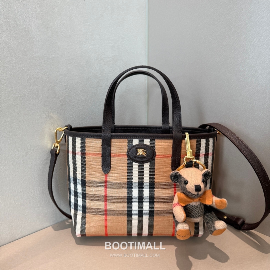 Burberry Reversible Mini Tote Grained Calfskin Bag 버버리 리버서블 미니 토트 그레인드 카프스킨 1