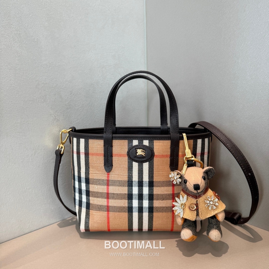 Burberry Reversible Mini Tote Grained Calfskin Bag 버버리 리버서블 미니 토트 그레인드 카프스킨 2