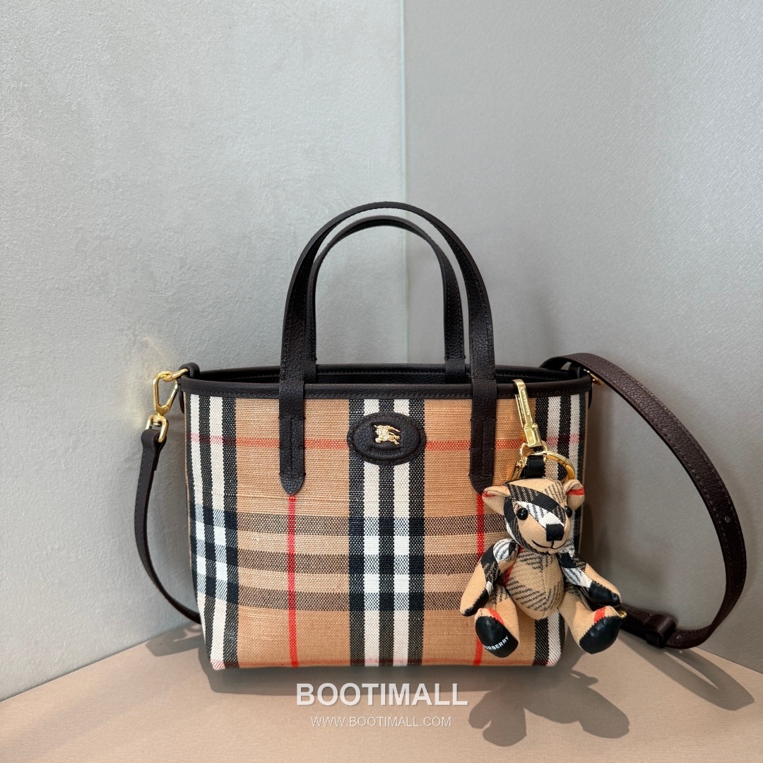 Burberry Reversible Mini Tote Grained Calfskin Bag 버버리 리버서블 미니 토트 그레인드 카프스킨 3
