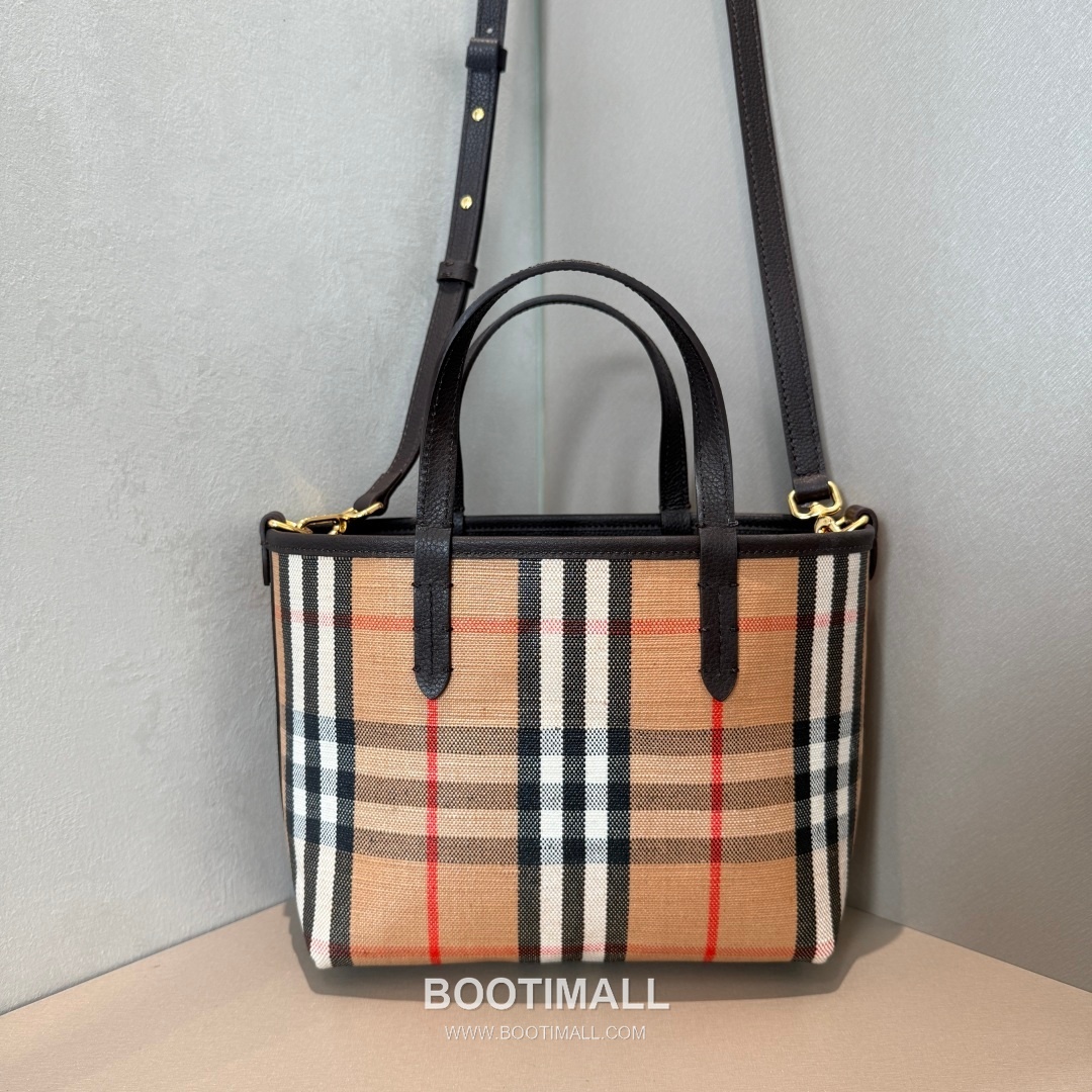 Burberry Reversible Mini Tote Grained Calfskin Bag 버버리 리버서블 미니 토트 그레인드 카프스킨 9