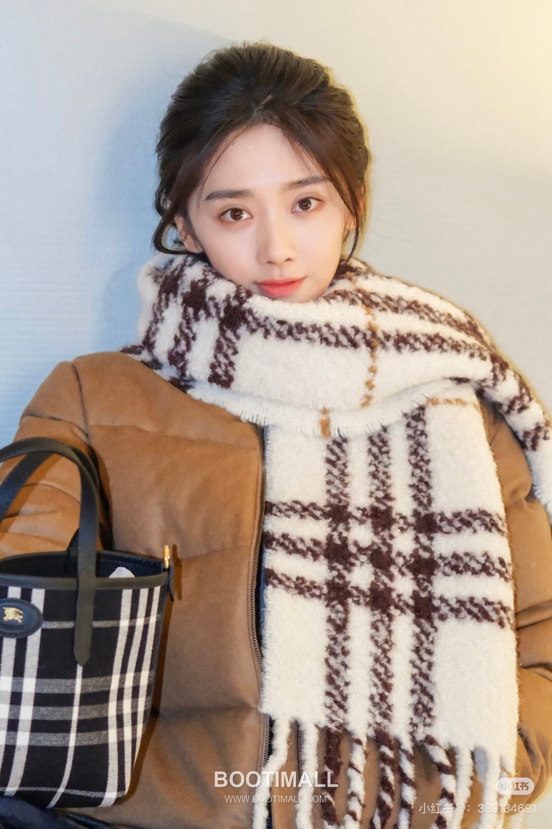 Burberry Bloomsbury Reversible Mini Tote Grained Calfskin Sand Bag 버버리 블룸즈버리 리버서블 미니 토트 그레인드 카프스킨 샌드 22cm 2