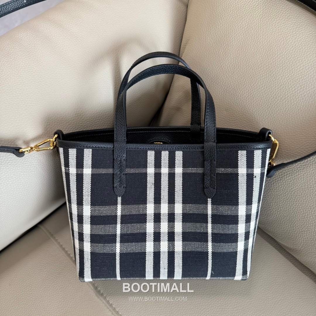 Burberry Bloomsbury Reversible Mini Tote Grained Calfskin Sand Bag 버버리 블룸즈버리 리버서블 미니 토트 그레인드 카프스킨 샌드 22cm 11