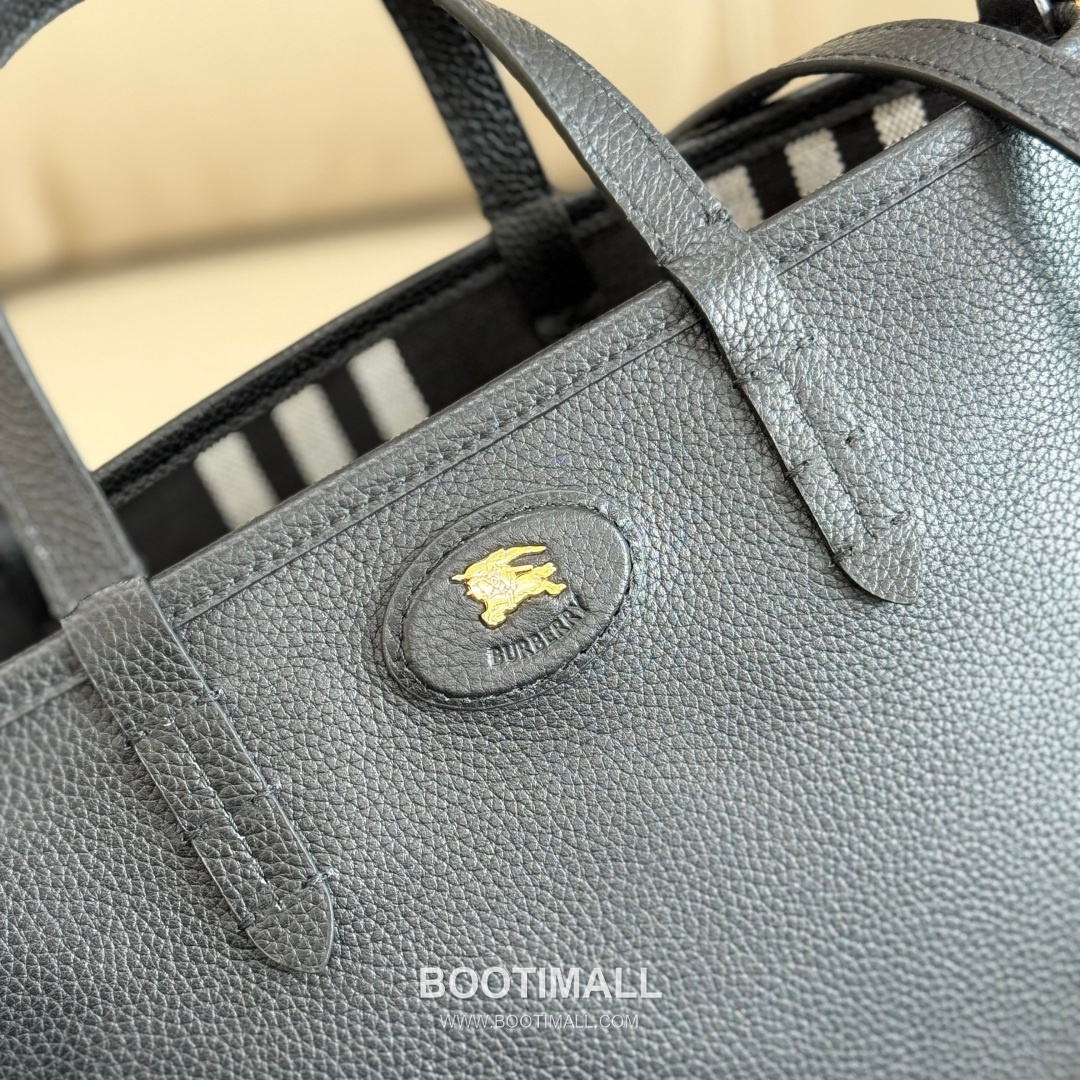 Burberry Bloomsbury Reversible Mini Tote Grained Calfskin Sand Bag 버버리 블룸즈버리 리버서블 미니 토트 그레인드 카프스킨 샌드 22cm 14