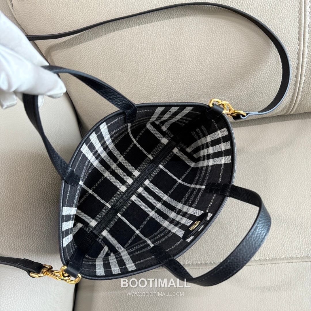 Burberry Bloomsbury Reversible Mini Tote Grained Calfskin Sand Bag 버버리 블룸즈버리 리버서블 미니 토트 그레인드 카프스킨 샌드 22cm 17