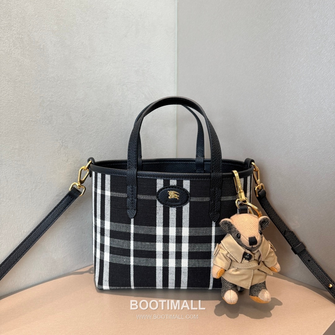 Burberry Bloomsbury Reversible Mini Tote Grained Calfskin Sand Bag 버버리 블룸즈버리 리버서블 미니 토트 그레인드 카프스킨 샌드 22cm 12