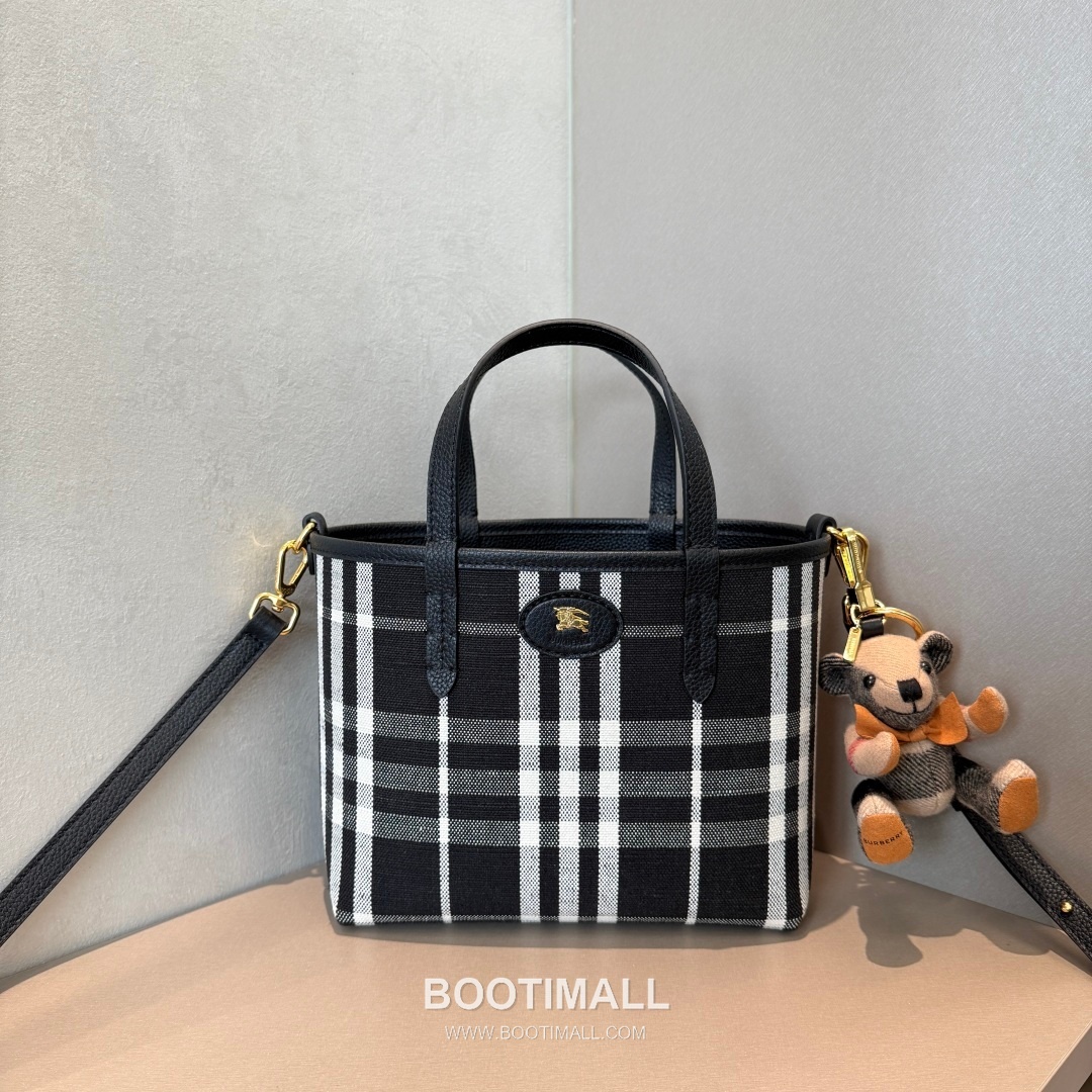 Burberry Bloomsbury Reversible Mini Tote Grained Calfskin Sand Bag 버버리 블룸즈버리 리버서블 미니 토트 그레인드 카프스킨 샌드 22cm 14