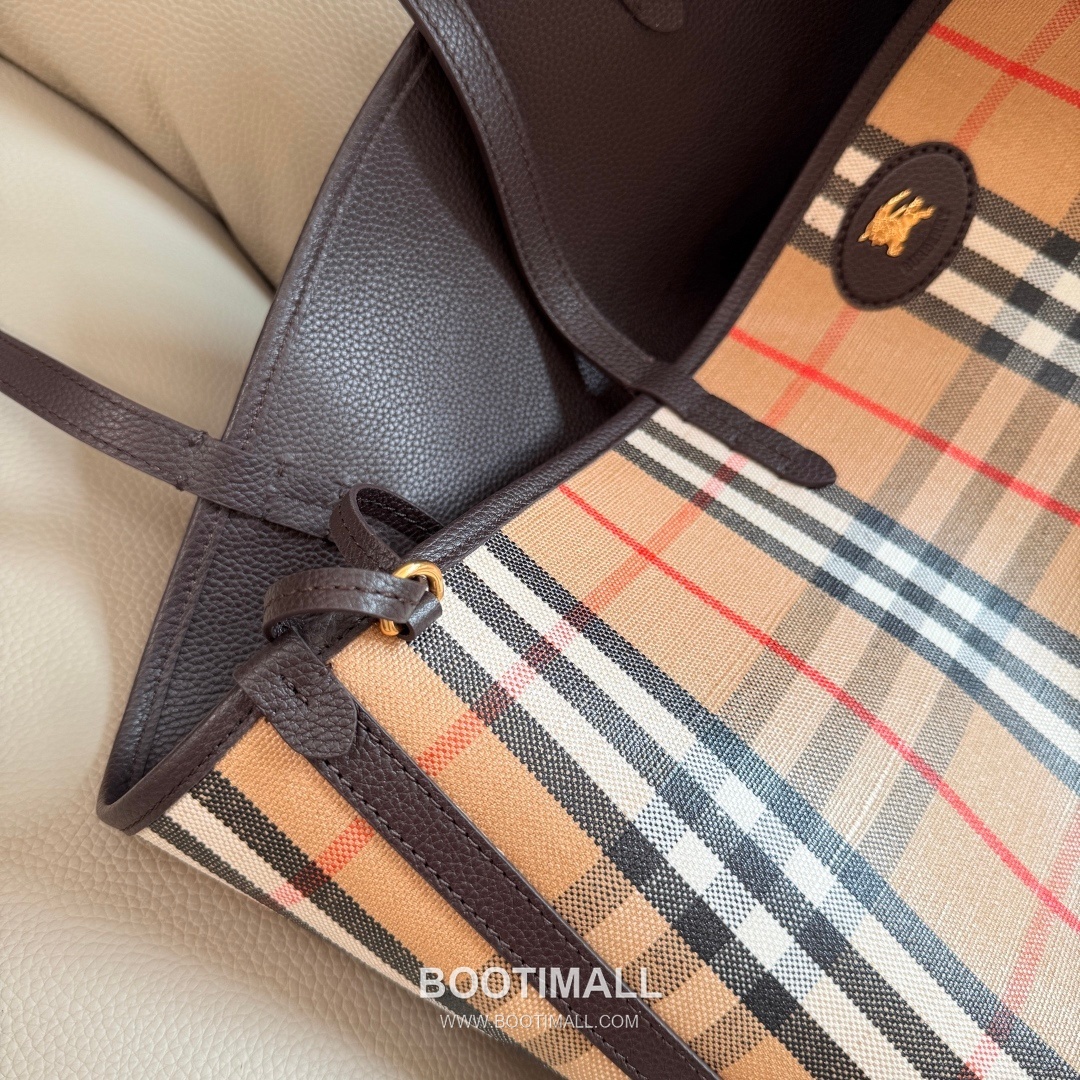 Burberry Bloomsbury Reversible Check Tote Grained Calfskin Sand Bag 버버리 블룸즈버리 리버서블 체크 토트 그레인드 카프스킨 샌드 37.5cm 11