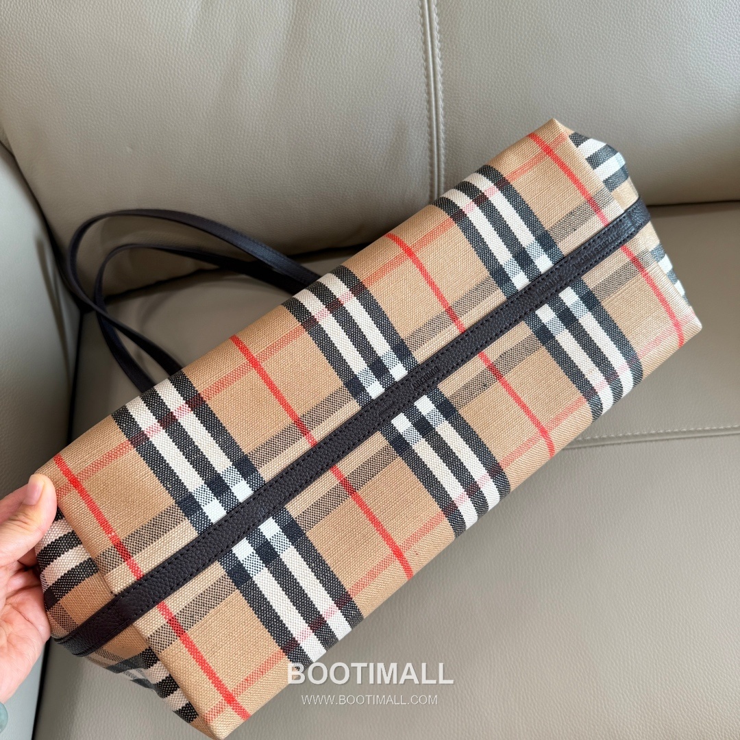 Burberry Bloomsbury Reversible Check Tote Grained Calfskin Sand Bag 버버리 블룸즈버리 리버서블 체크 토트 그레인드 카프스킨 샌드 37.5cm 12