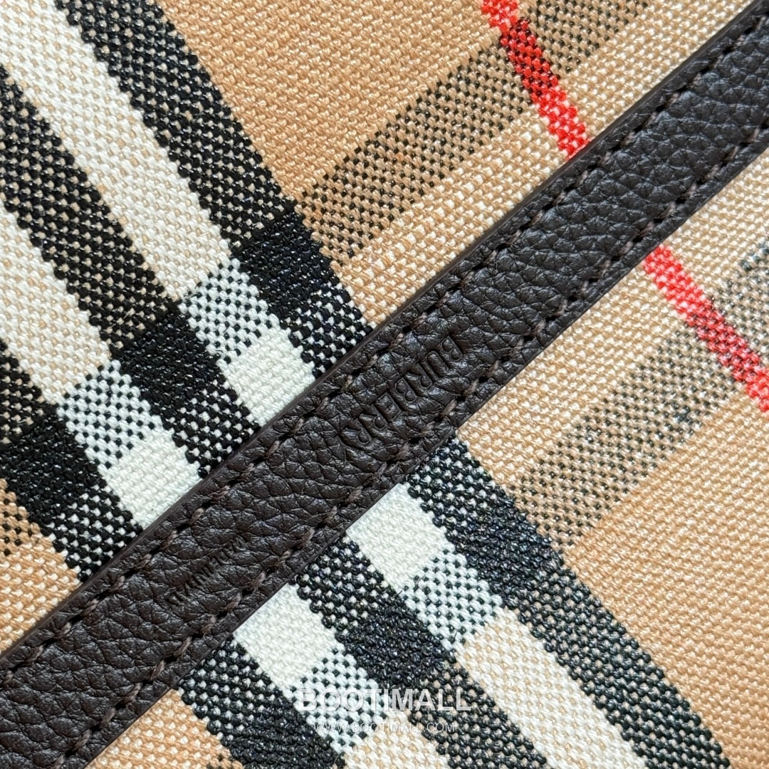 Burberry Bloomsbury Reversible Check Tote Grained Calfskin Sand Bag 버버리 블룸즈버리 리버서블 체크 토트 그레인드 카프스킨 샌드 37.5cm 13