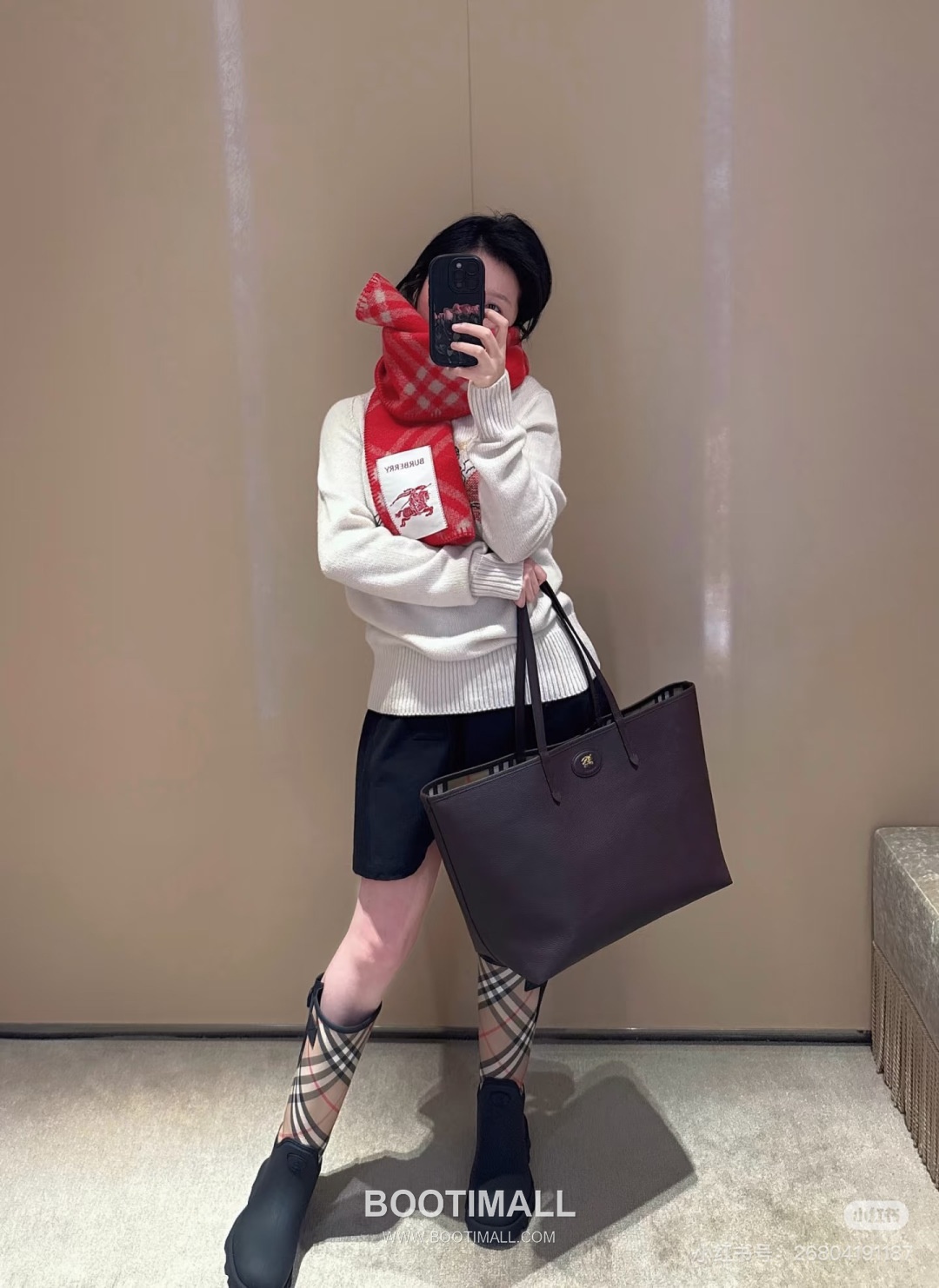 Burberry Bloomsbury Reversible Check Tote Grained Calfskin Sand Bag 버버리 블룸즈버리 리버서블 체크 토트 그레인드 카프스킨 샌드 37.5cm 17