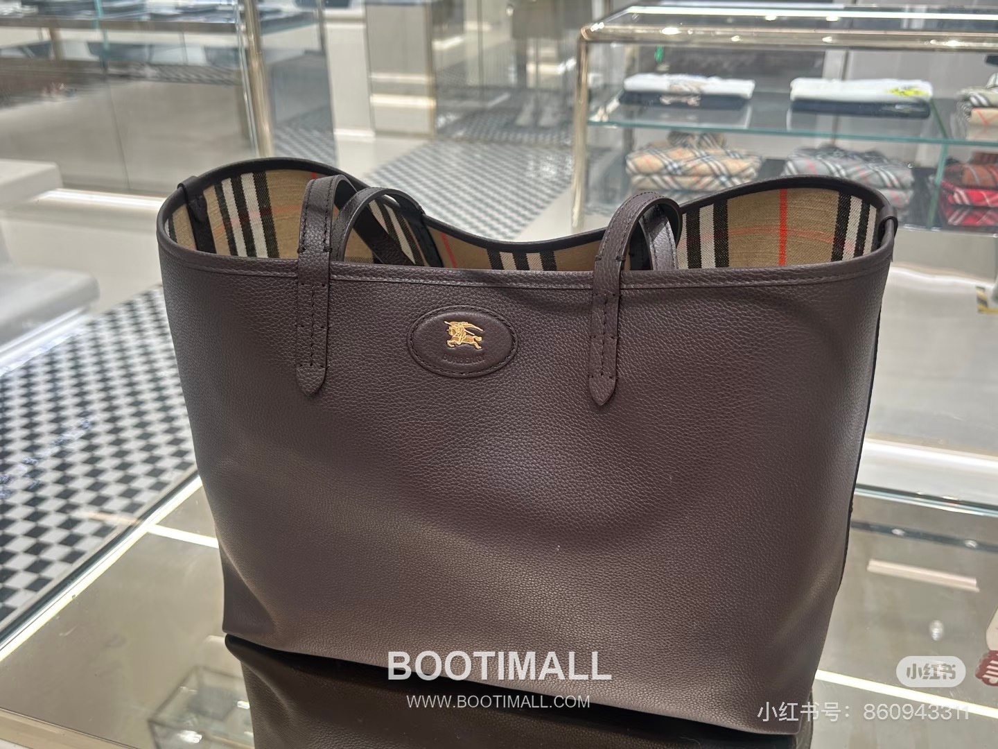 Burberry Bloomsbury Reversible Check Tote Grained Calfskin Sand Bag 버버리 블룸즈버리 리버서블 체크 토트 그레인드 카프스킨 샌드 37.5cm 24