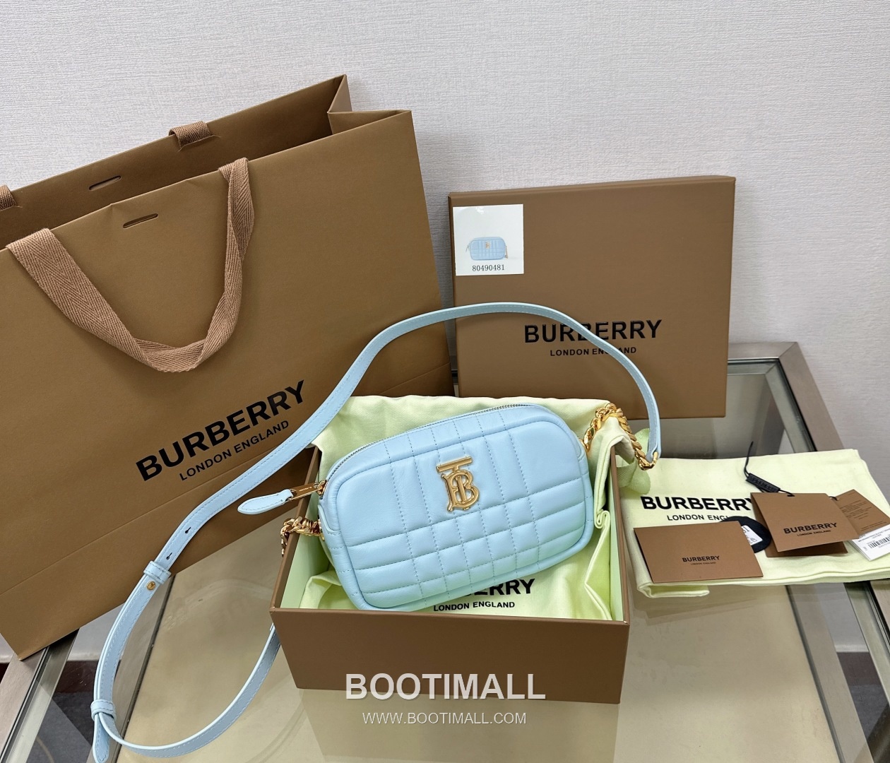 Burberry Lola Quilted Camera Italian-Tanned Lambskin Crossbody Bag 버버리 롤라 퀼팅 카메라 이탈리아 태닝 램스킨 크로스백 19cm 10