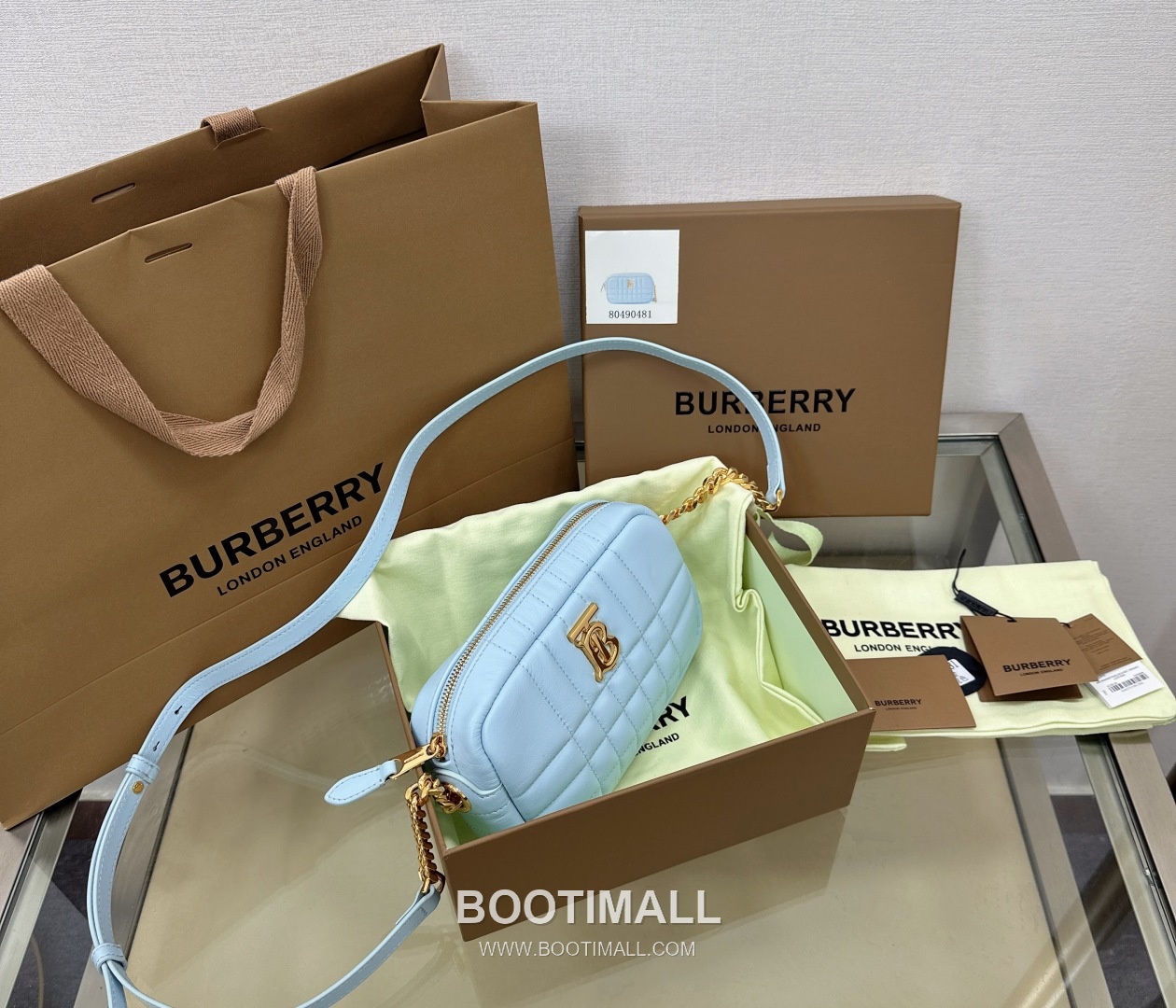 Burberry Lola Quilted Camera Italian-Tanned Lambskin Crossbody Bag 버버리 롤라 퀼팅 카메라 이탈리아 태닝 램스킨 크로스백 19cm 11